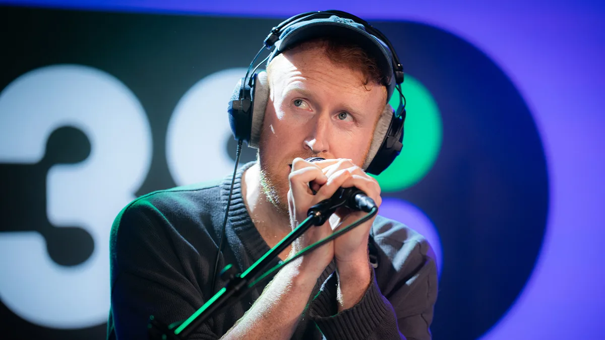 Gavin James doet waanzinnige Jolene-cover! 🤩