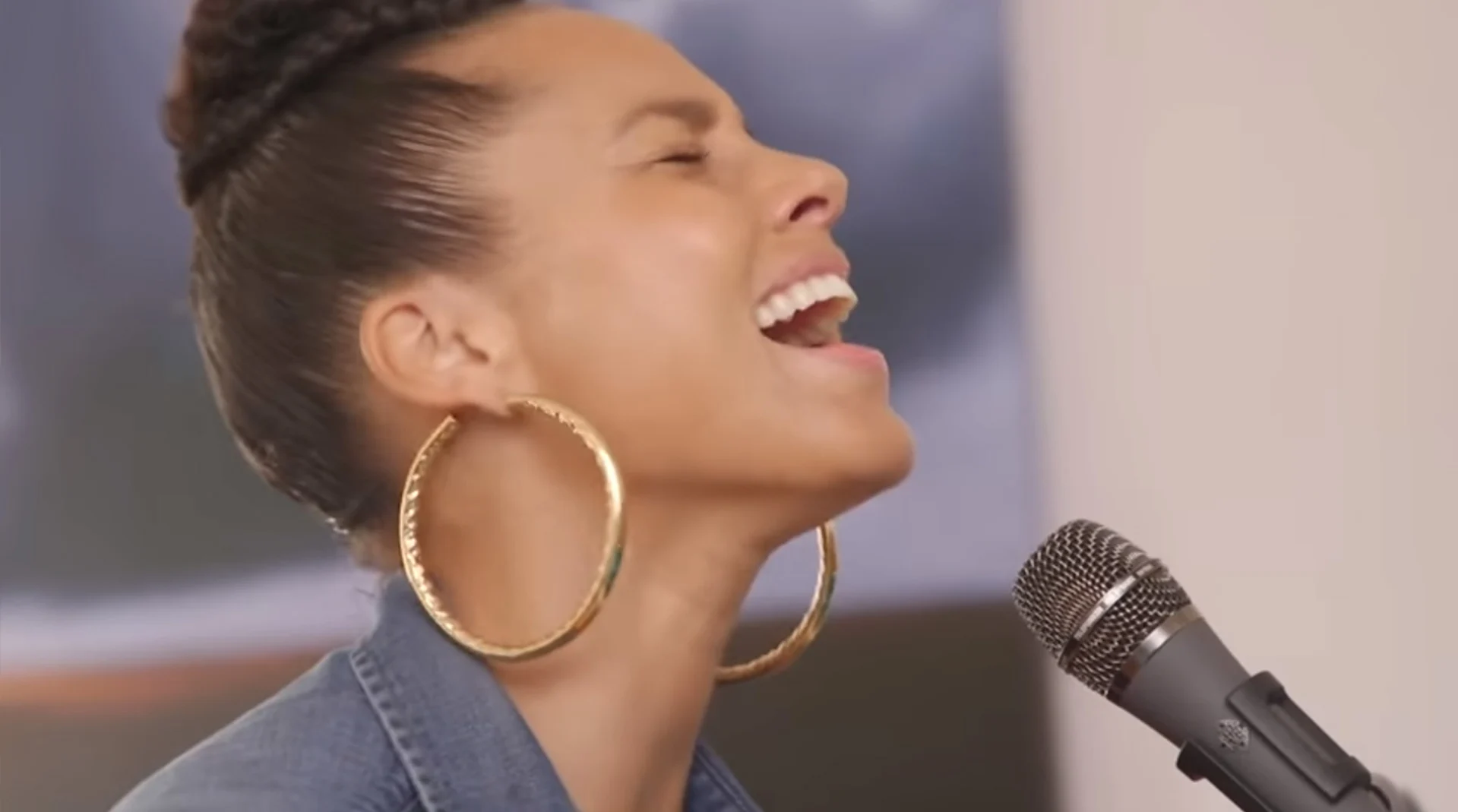 Om stil van te worden! Alicia Keys doet Underdog live op 538 Koningsdag