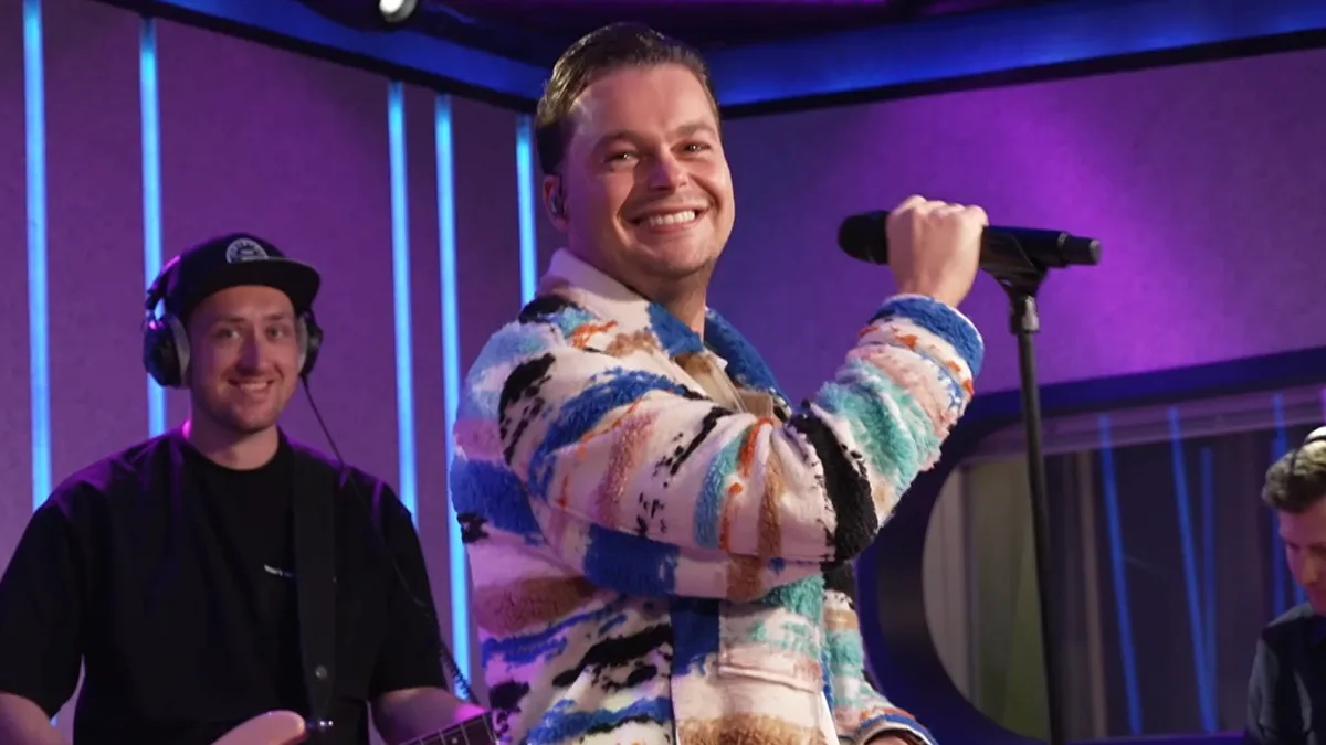 Robert van Hemert zingt zijn Smulschijf Zoet, Zout, Zuur live in De 538 Ochtendshow!