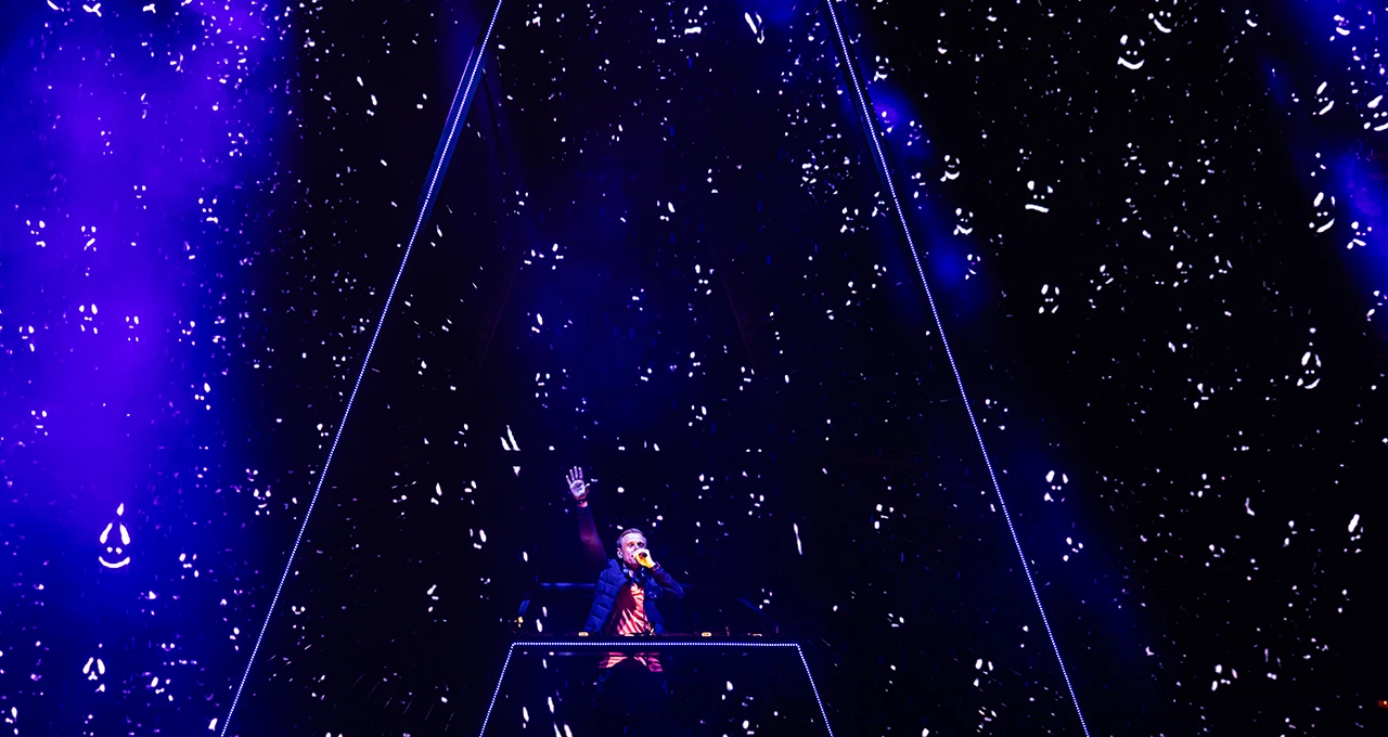 Een knallende eindshow van Armin van Buuren!