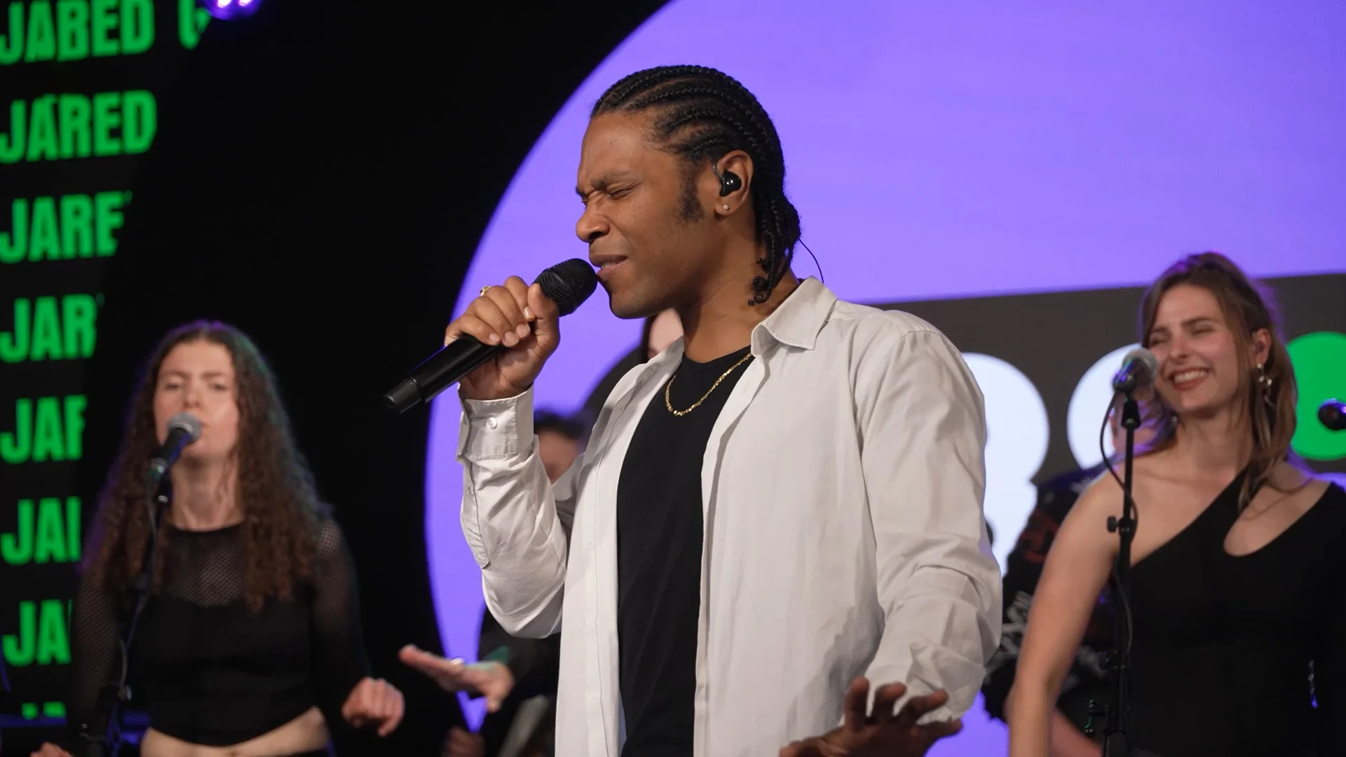 Jared Grant & Stagevision Band doen Michael Jacksons Wanna Be Startin’ Somethin’ bij Evers & co.