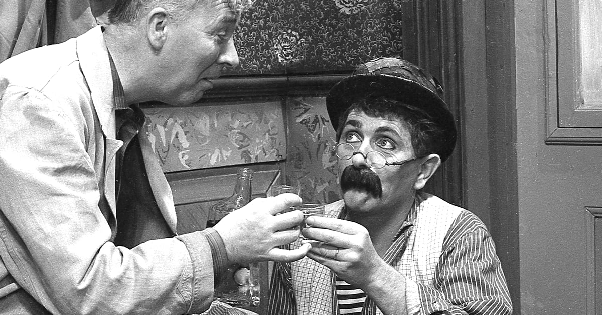 Waarom Twee Motten van cabaretier Dorus 66 jaar later opeens viral gaat 🪰