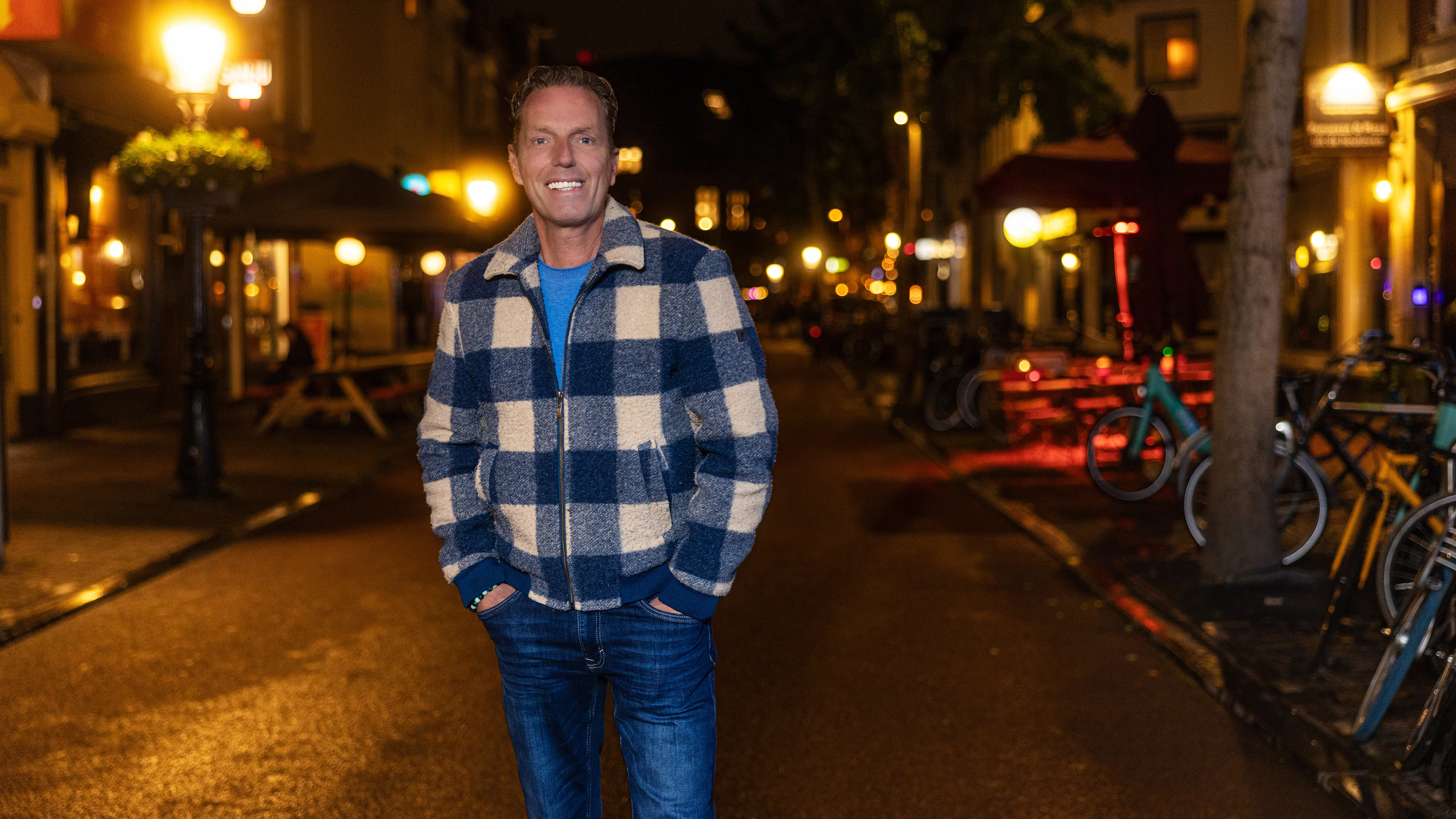 Rob Geus keert terug op SBS6 met nieuw programma De Hygiënepolitie.