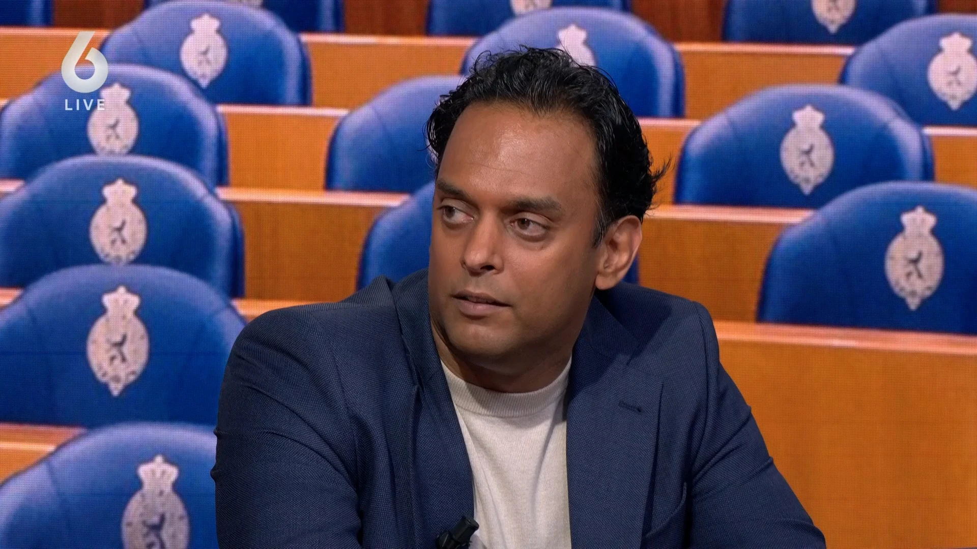 'VVD moet GL-PvdA uitsluiten om tot een rechts kabinet te komen'