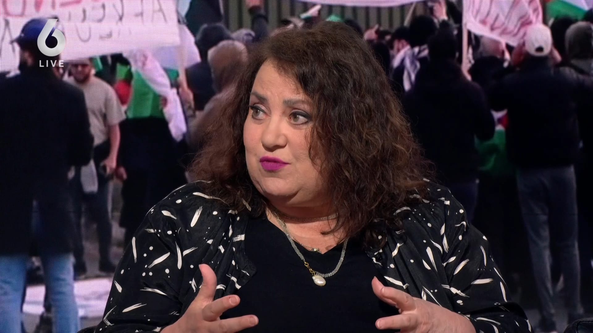 'Dit is geen demonstreren maar stalking en opruiing!'