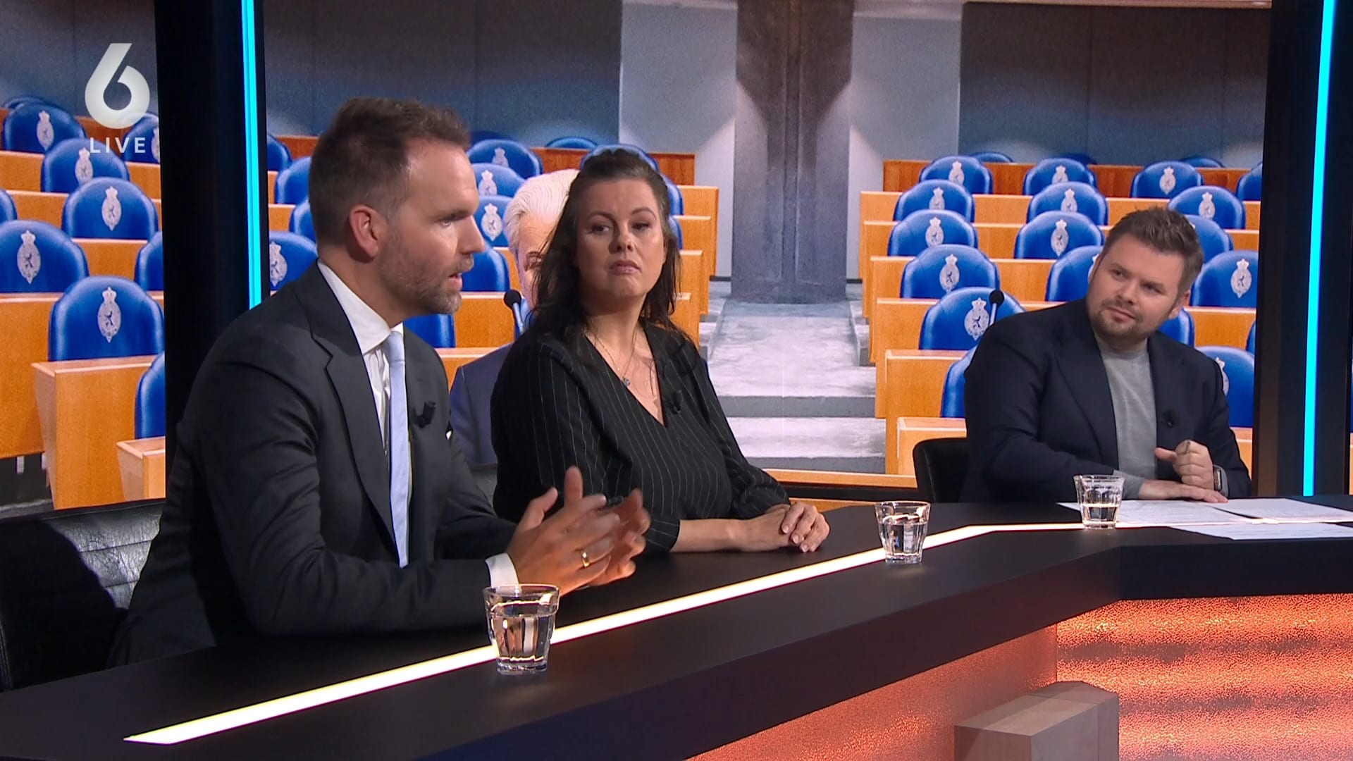 Timmermans in fel debat tegen Wilders: 'U bent laf en een wegloper!'