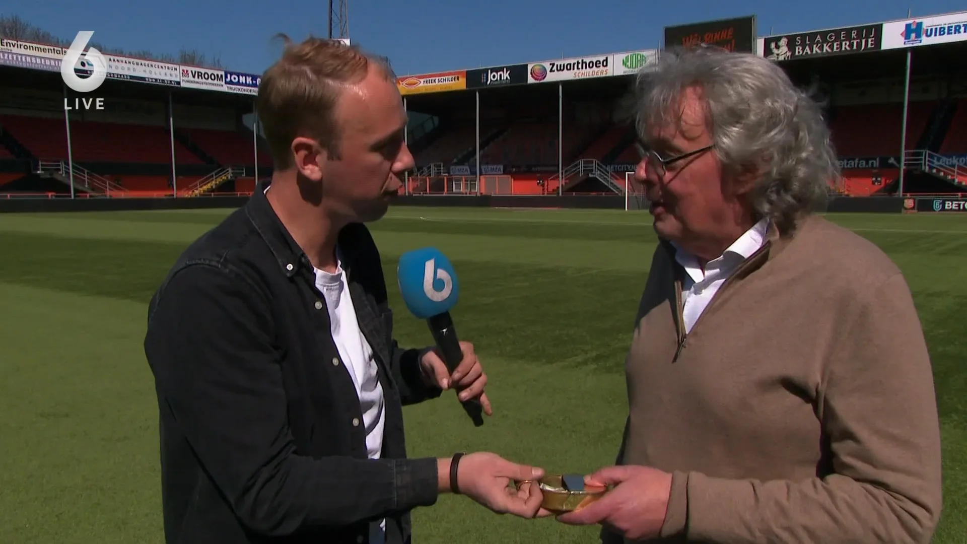 Steun FC Volendam en koop een meter gras!