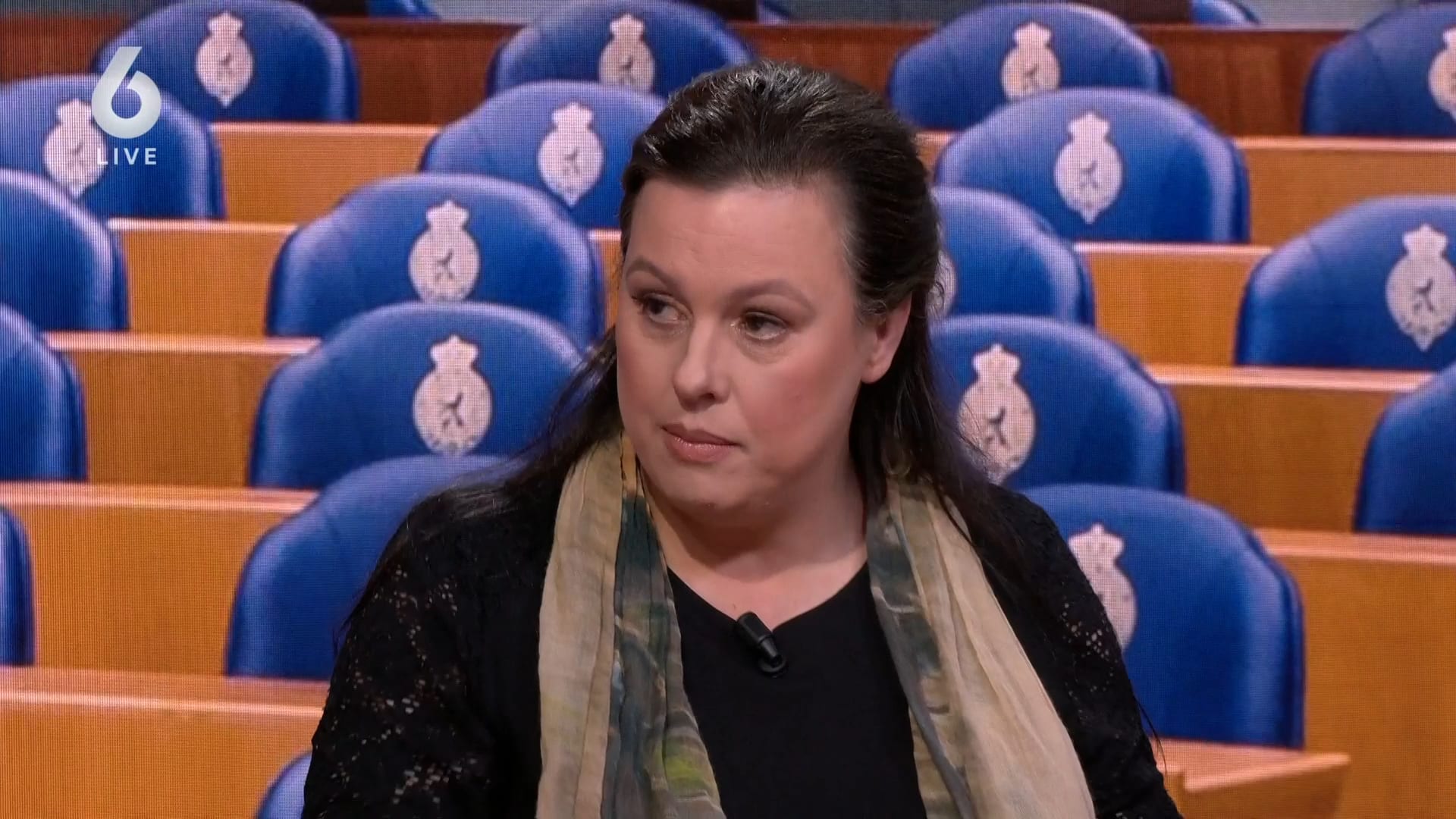 Ambtenaren keren zich openlijk tegen minister Faber in krant