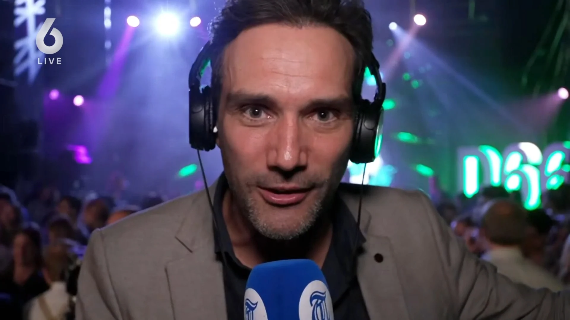 Feest bij D66: 'Ik voel mij hier net DJ Jopie'