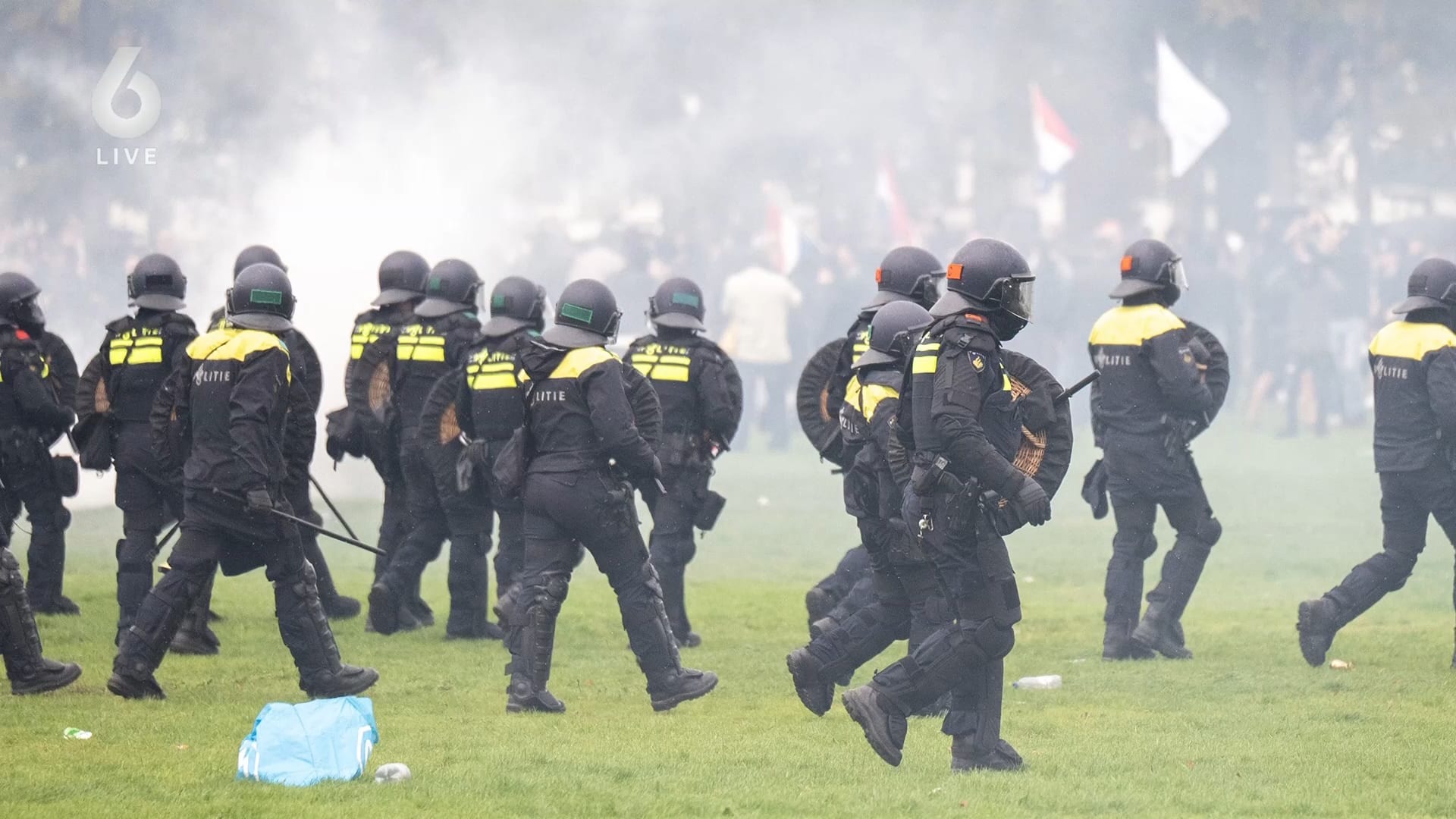 Gemeenten sturen brandbrief naar premier Schoof: ‘Asielbeleid loopt uit de klauwen’