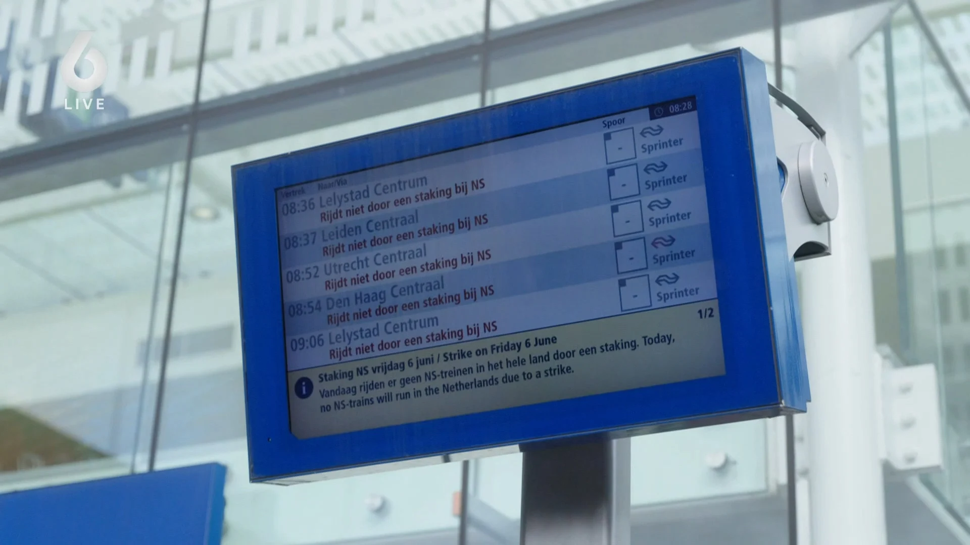 Nederland ligt stil door OV-stakingen: 'Baas van NS krijgt wél flinke salarisverhoging'