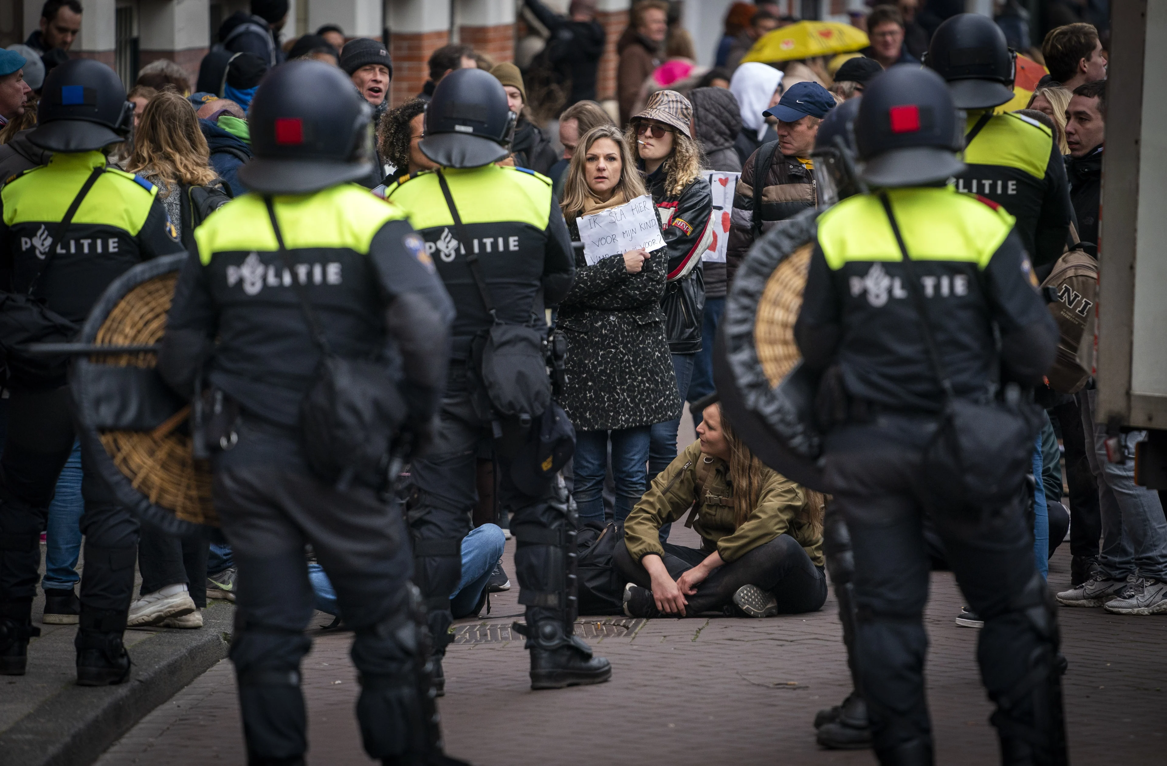 Grote meerderheid Nederlanders vindt dat politie gezagsprobleem heeft