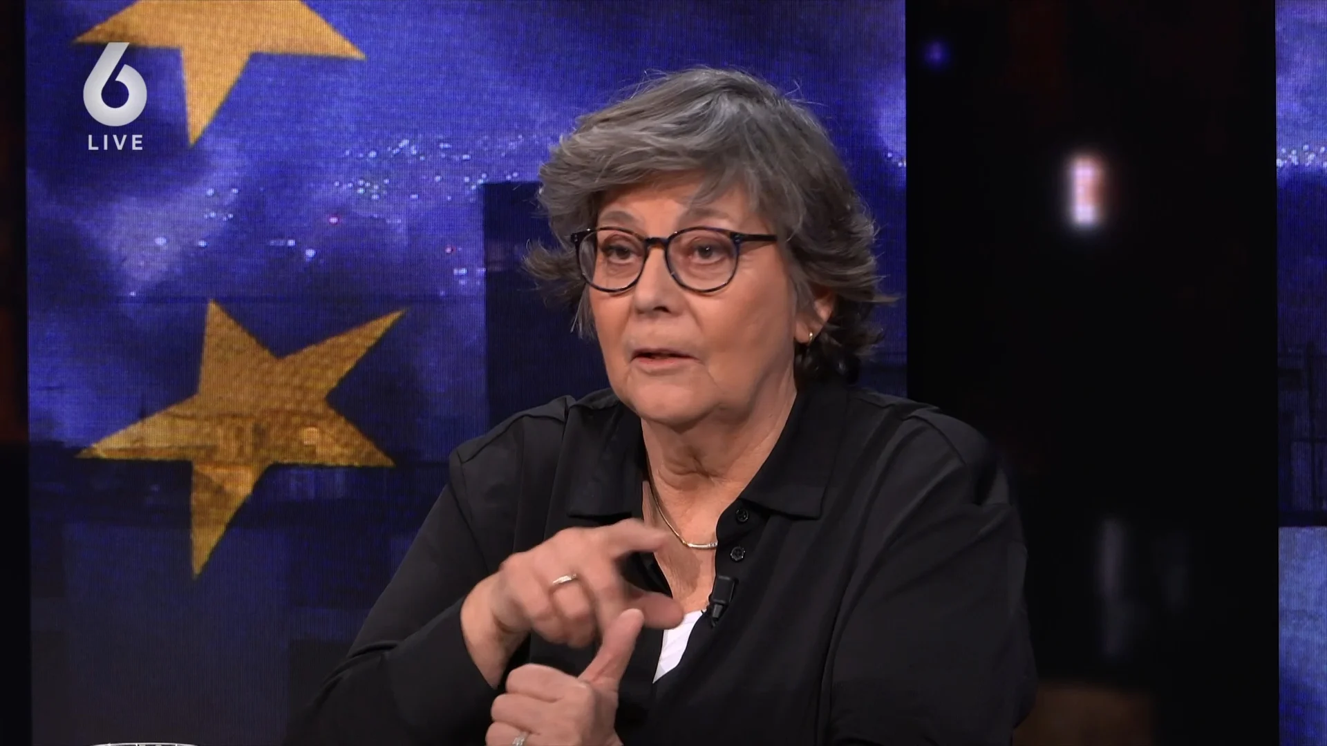 'Reacties op vermoorde Khamenei illustreert gespleten samenleving'