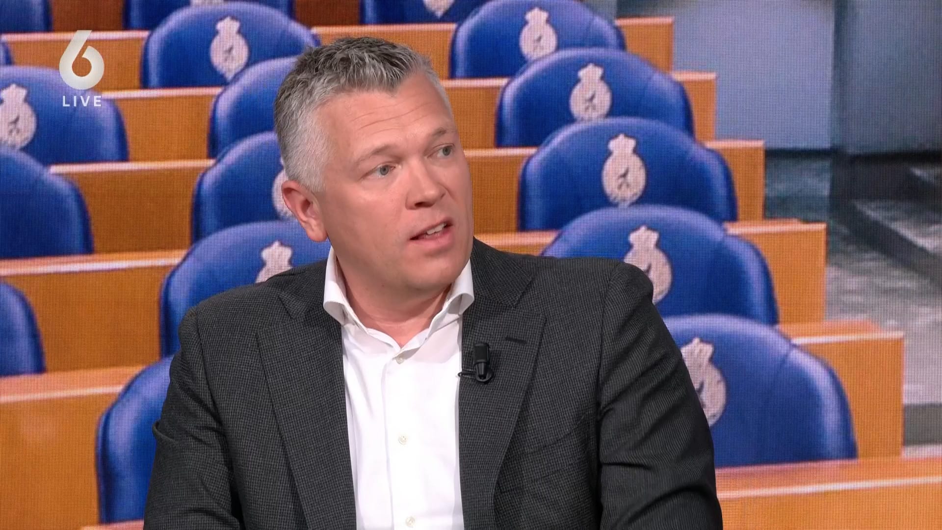 Weigering lintjes COA-medewerkers zet coalitie onder druk