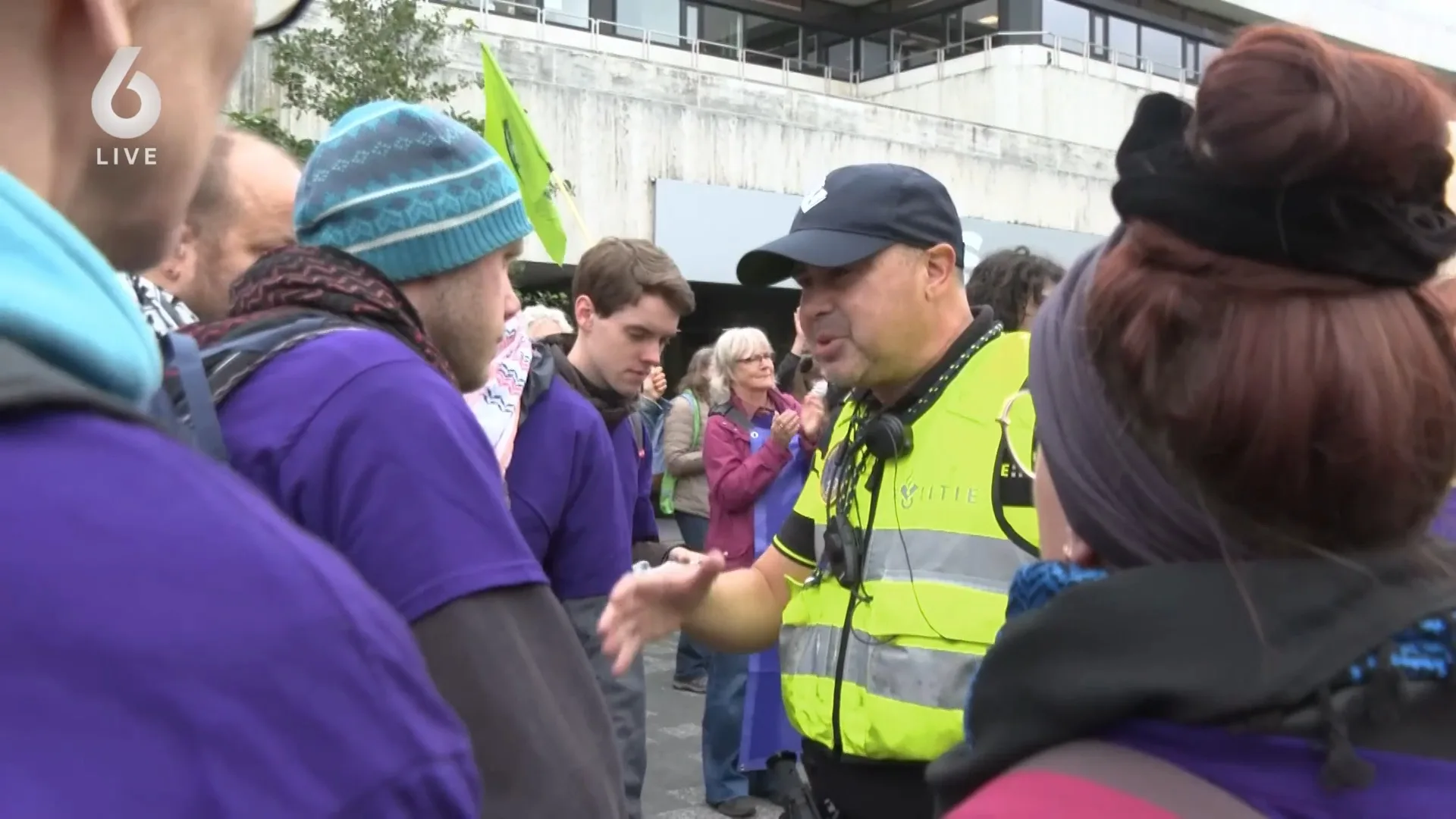 XR bovenop het NOS-gebouw maar de politie deed niets: ‘Dit is verbazingwekkend’