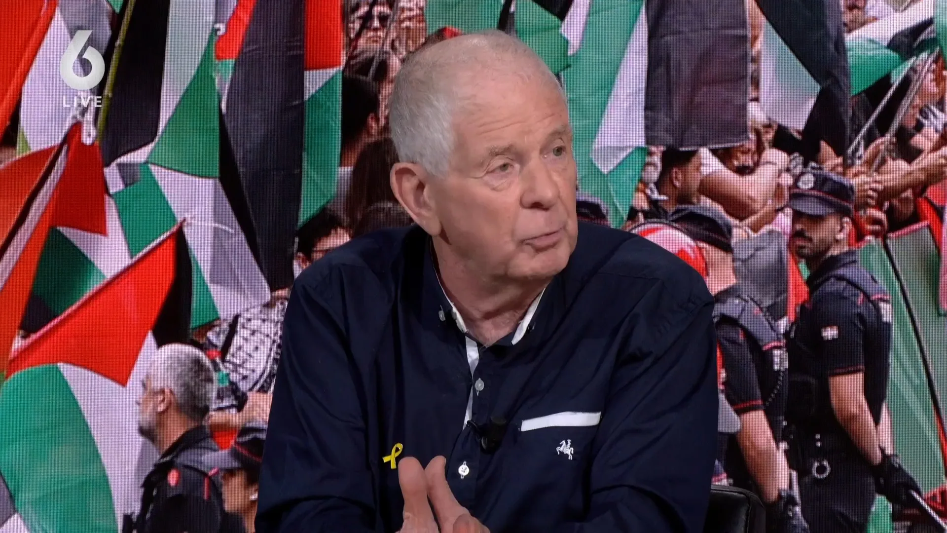 Frits Barend witheet na activisten bij Vuelta: 'Er rijdt ook een Rus mee, daar hoor je niemand over?'