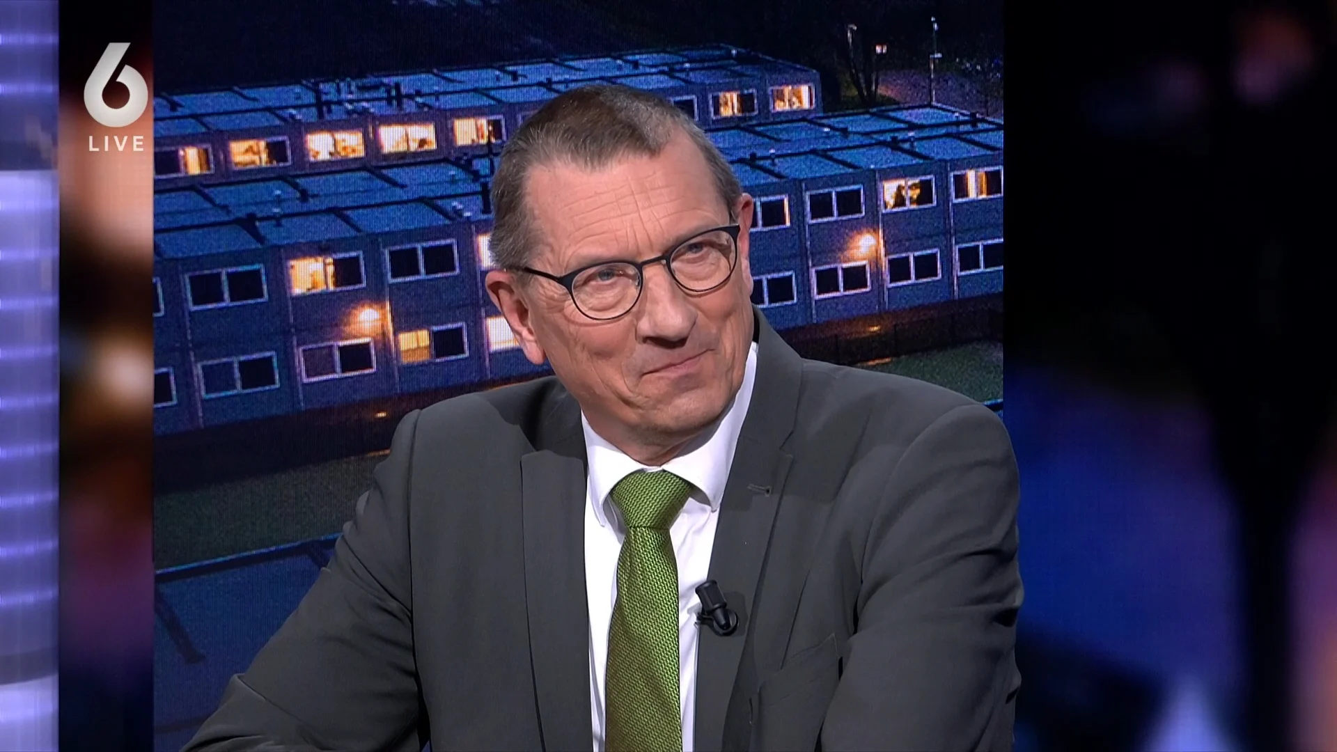 Als AZC in Hardenberg morgen niet sluit, gaat dwangsom in werking