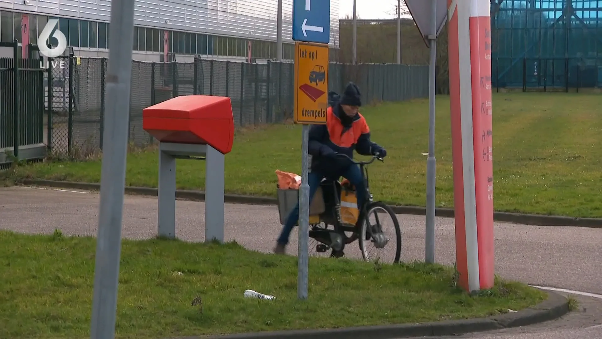 Verdwijnt de papieren post echt als PostNL geen tientallen miljoenen krijgt?