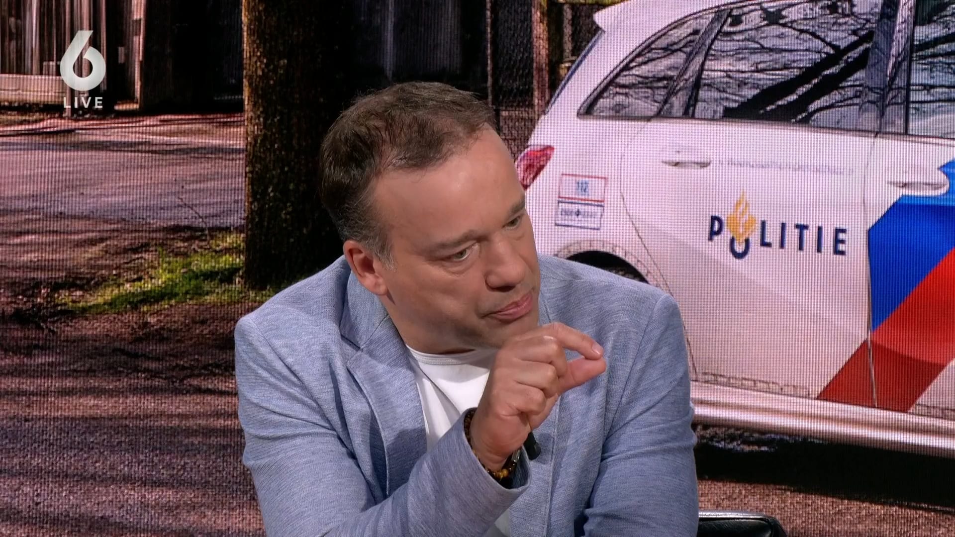 Ouderen makkelijke prooi voor nepagenten: "Luister beter naar je onderbuikgevoel"