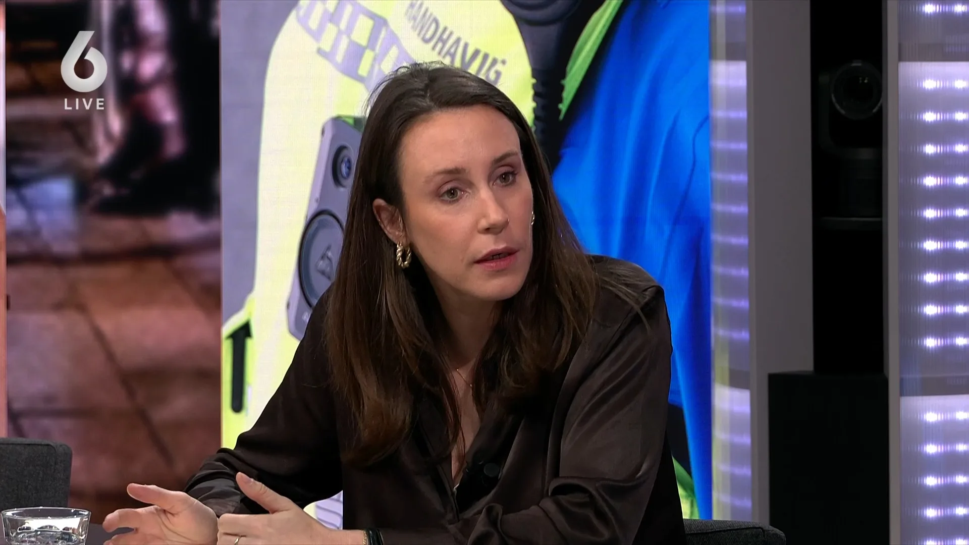 Meerderheid van de Tweede Kamer wil geen hoofddoeken meer voor boa’s