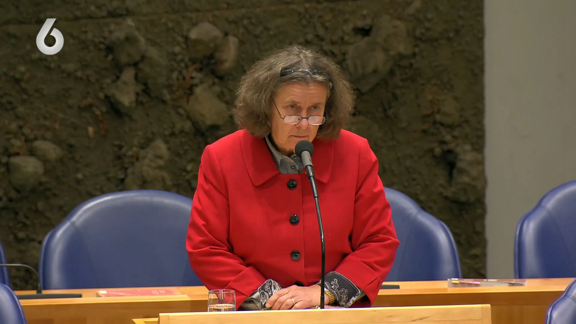 Faber weigert excuses over lintjes: 'Ik ben geen stempelmachine'