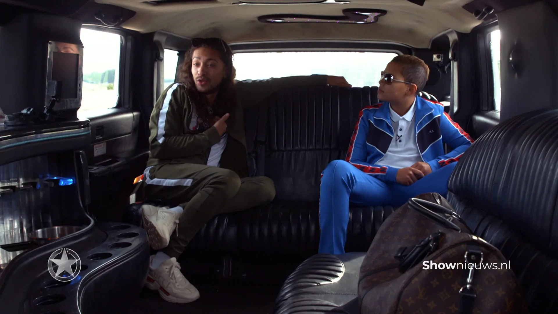 Zoontje en vriend Glennis in stijl naar LA