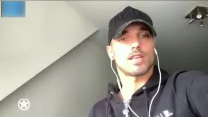 Rodney Sneijder veilt voetbalshirts vanwege coronavirus