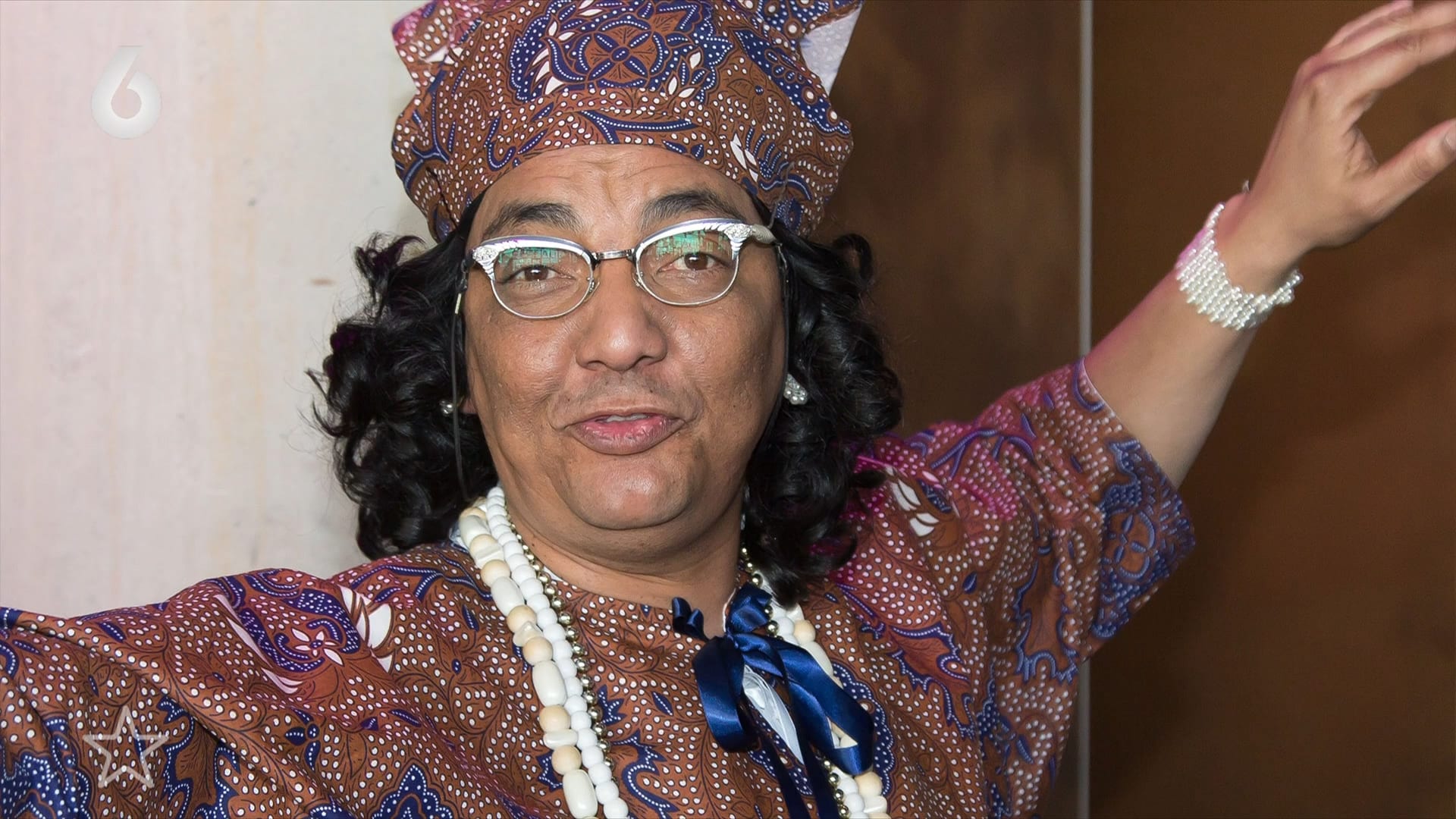 Terugkeer 'Tante Es' ontvangen met open armen