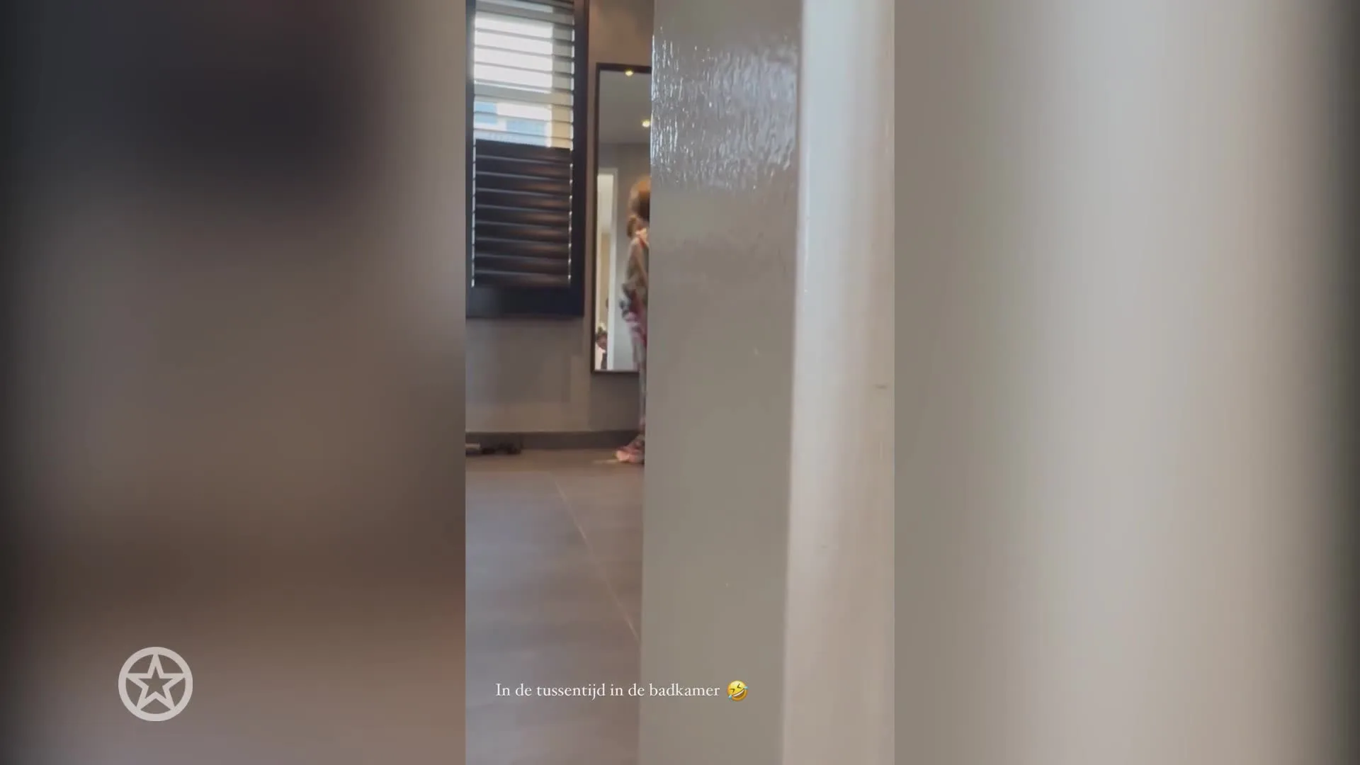 Kleine André Hazes doet zijn moeder na