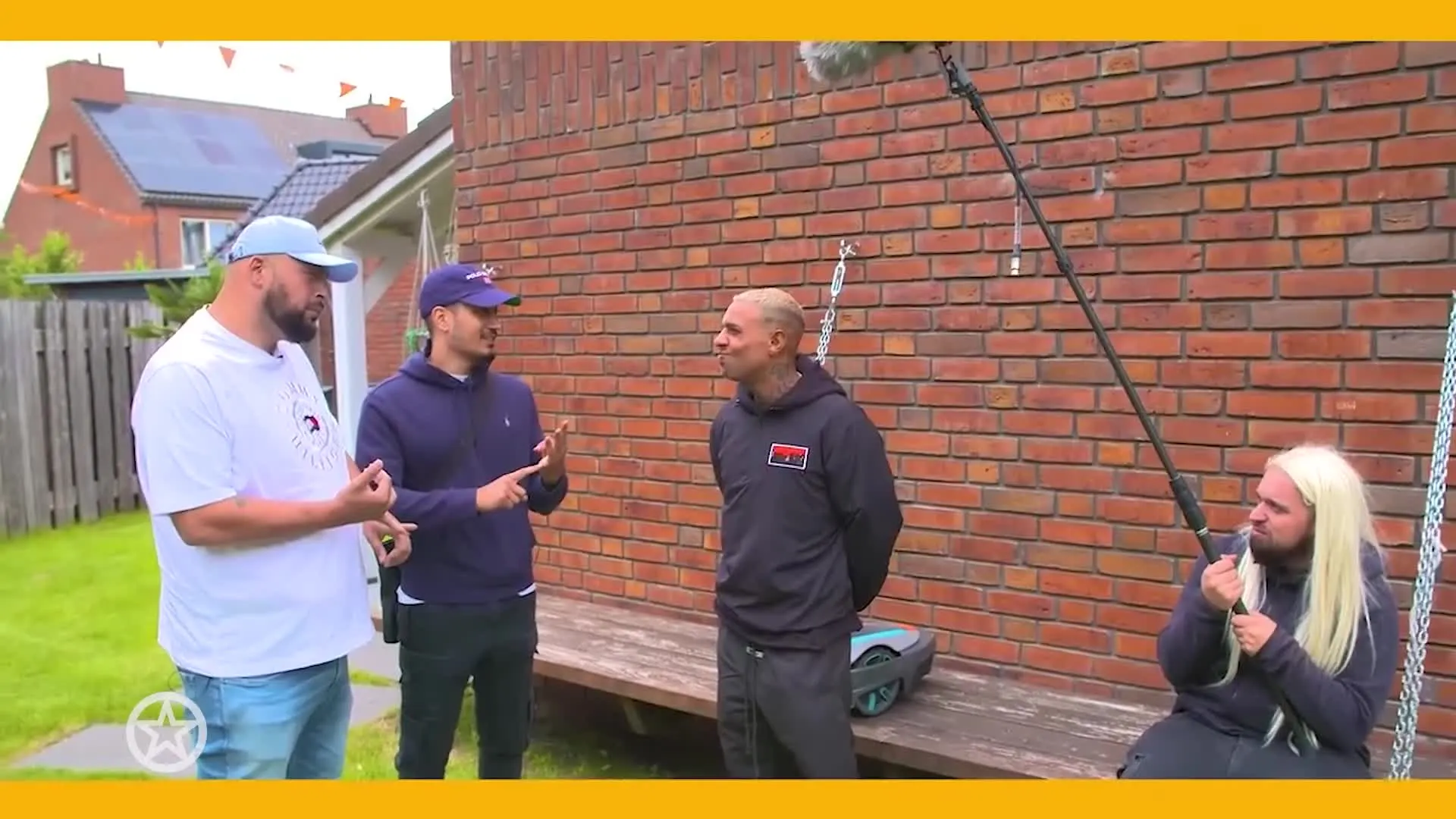 Bizzey wil een sorry van Ali B over Famke Louise