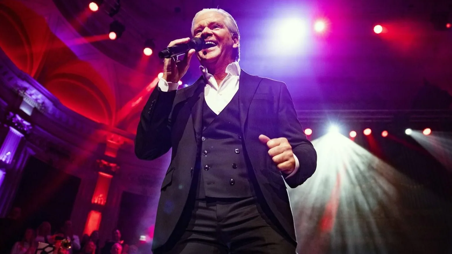 Dries Roelvink vervult laatste wens van trouwe fan