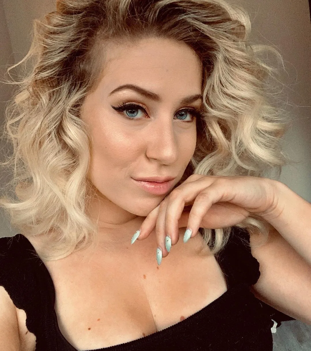 OG3NE-Lisa deelt bijzondere foto van mega-kitten