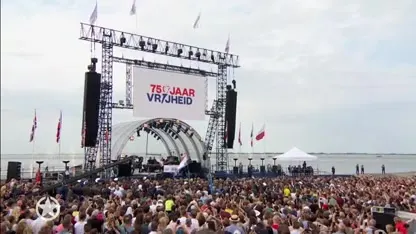 FOTO'S: Koning Willem-Alexander laat vakantiebaard staan