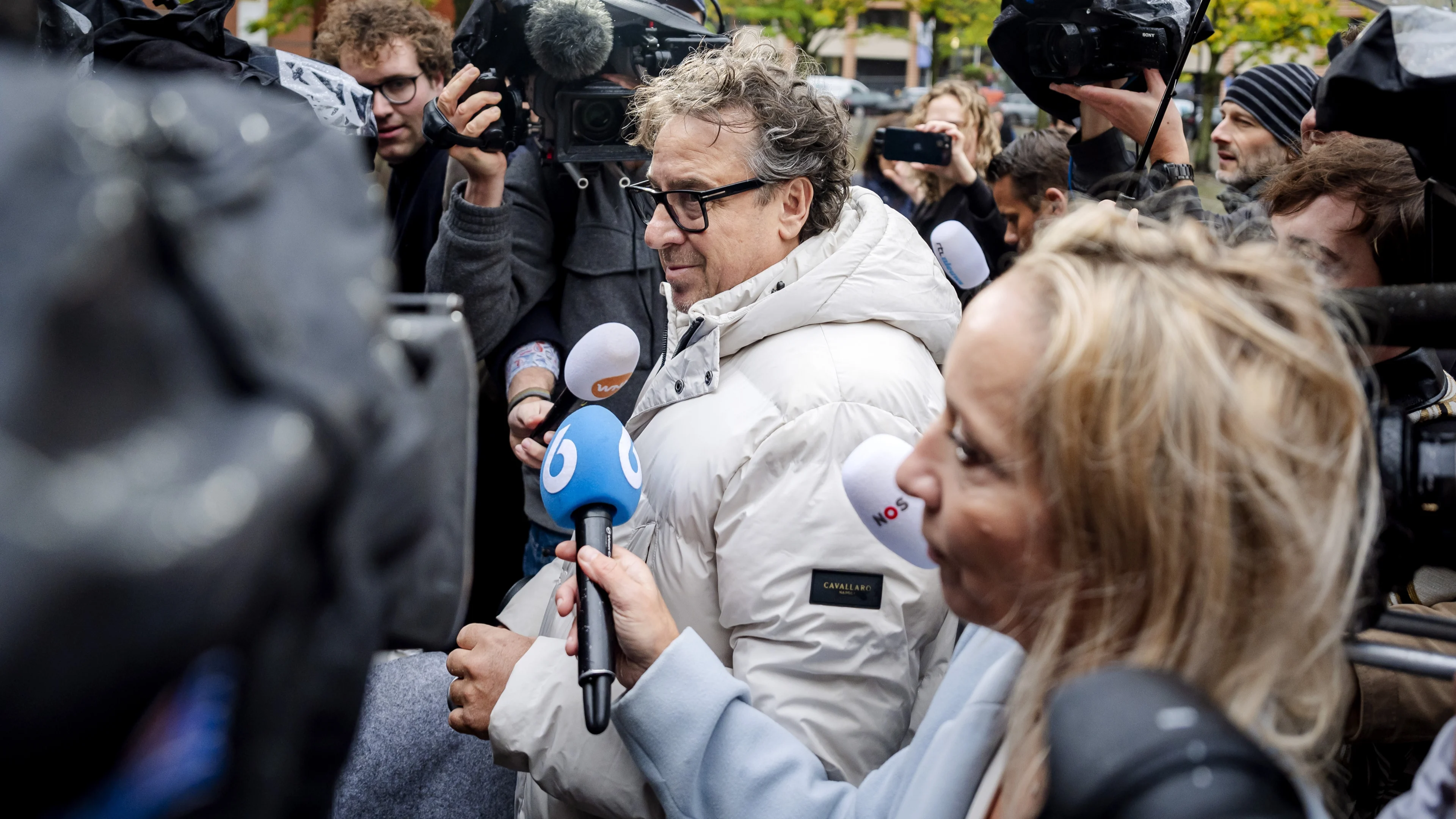 Zien: Marco Borsato komt aan bij rechtbank