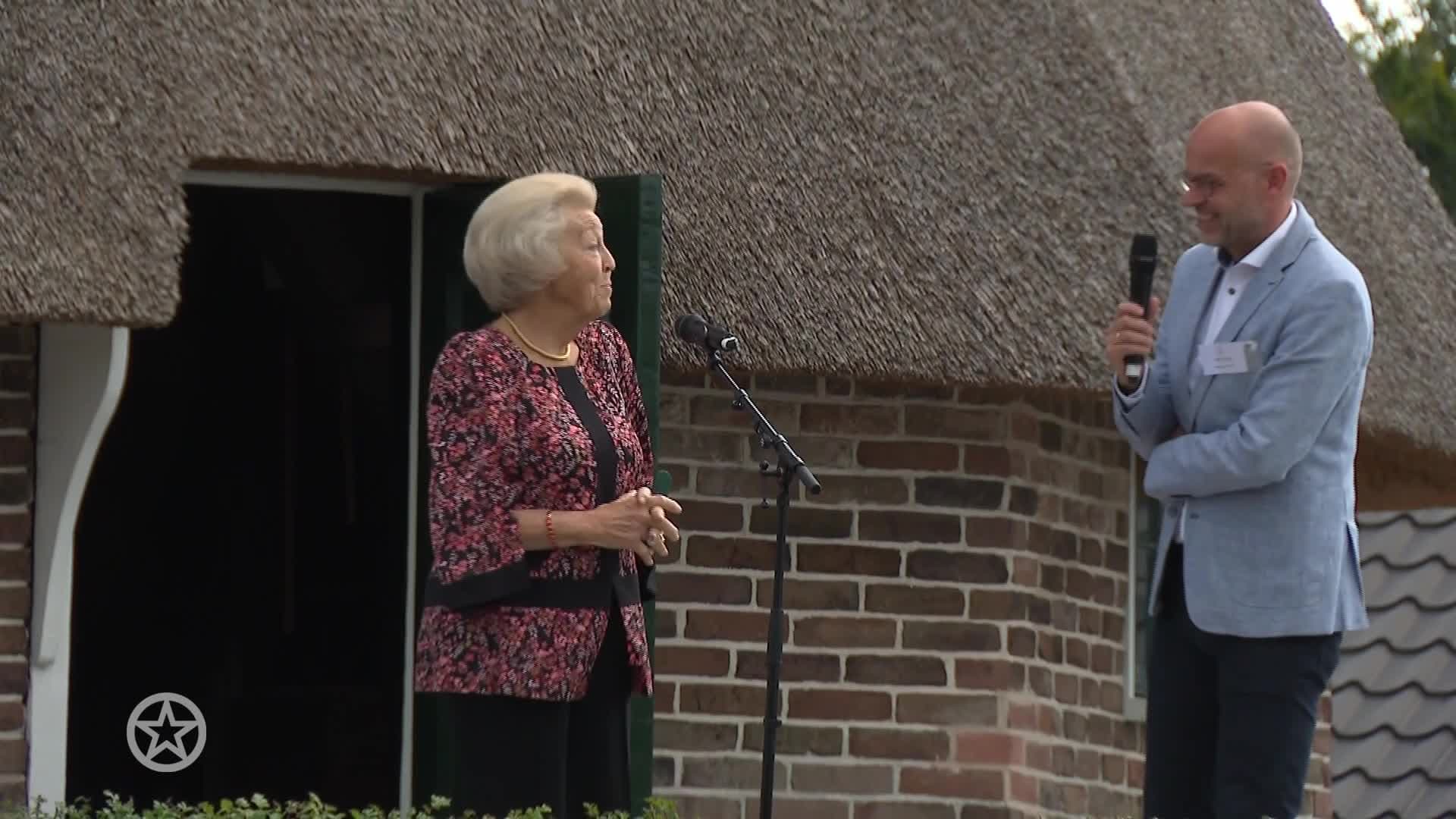 Beatrix opent molen