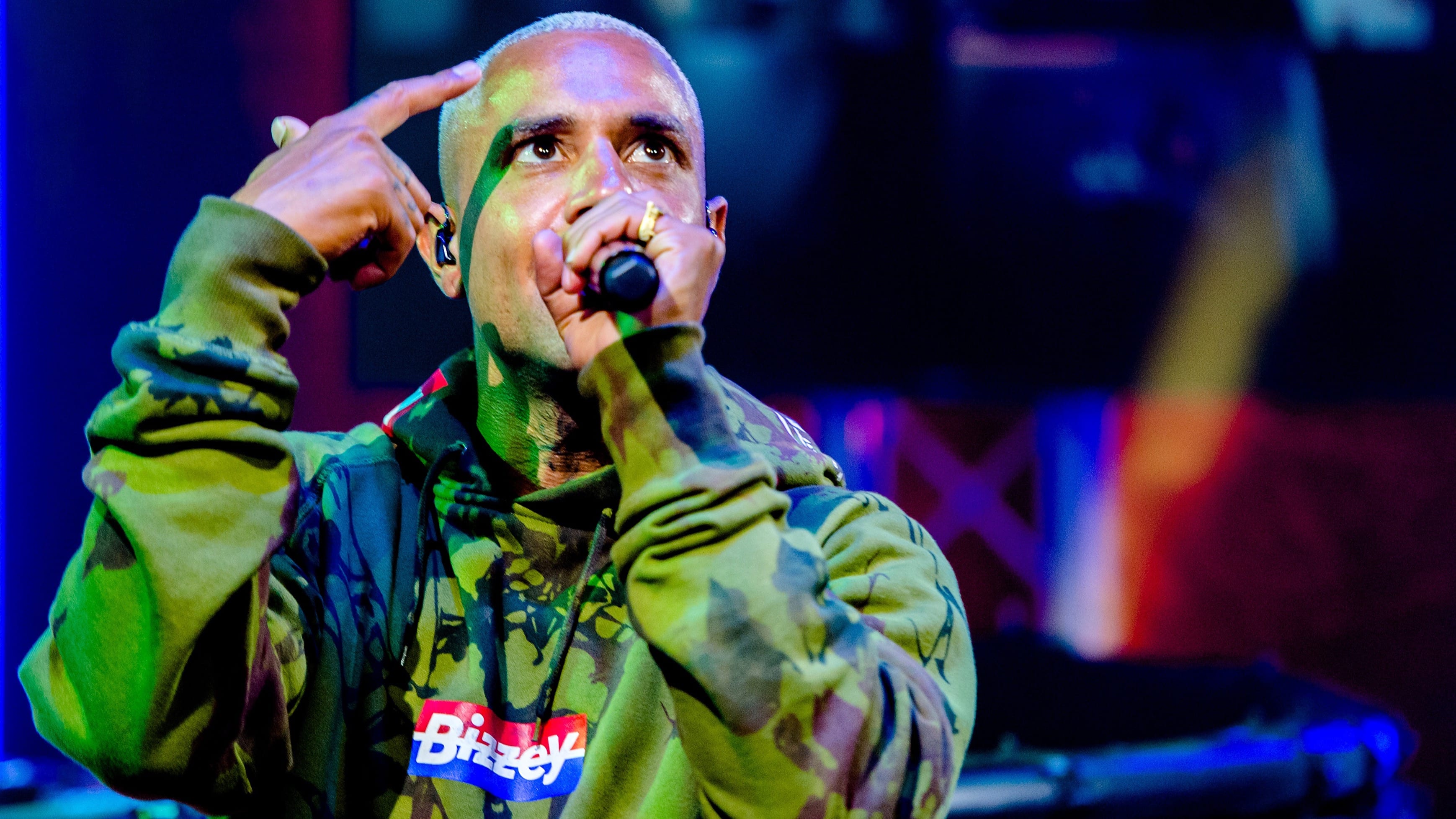 Bizzeys succes had keerzijde: 'Mijn zoon herkende me niet'