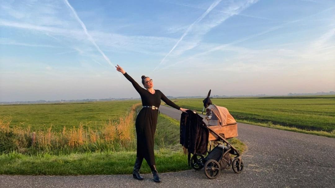 Robin Martens eropuit met dochtertje