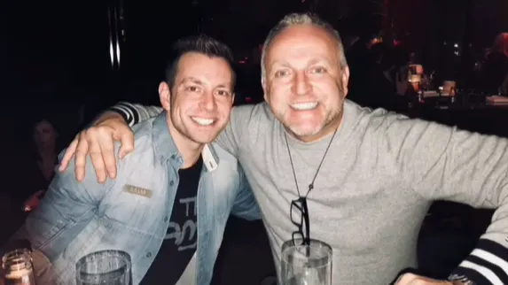 Dan Karaty zegt sorry tegen Gordon