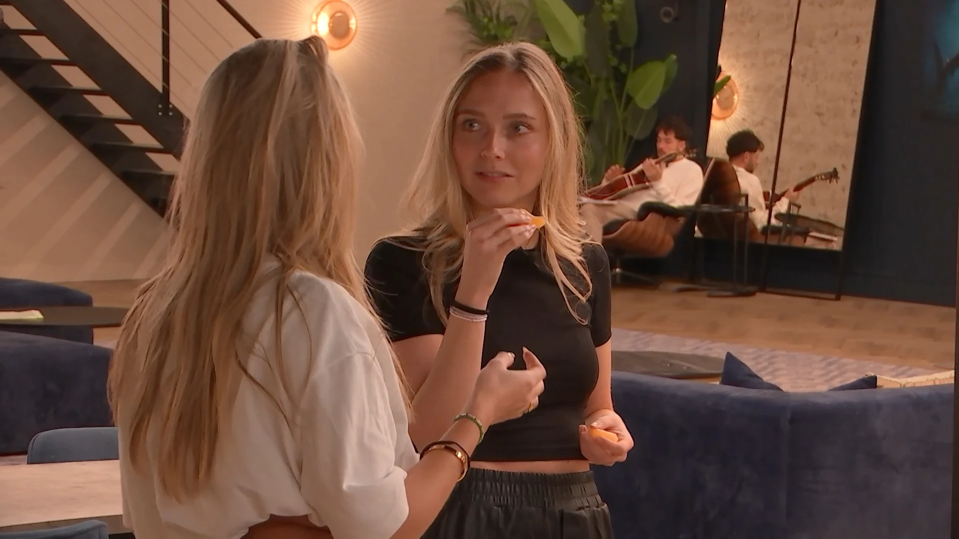 'Pony­kamp­gedrag' van Mercedes en Thérèse in de Bondgenoten