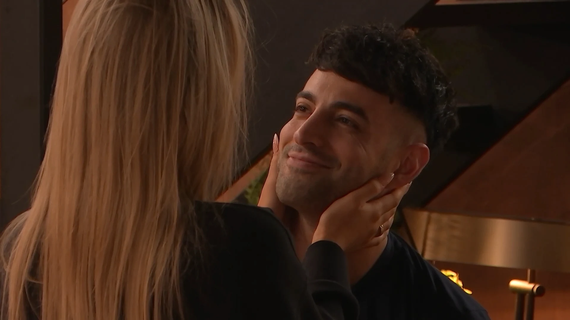 Mercedes gaat goed op de kraaienpootjes van Salar (De Bondgenoten)