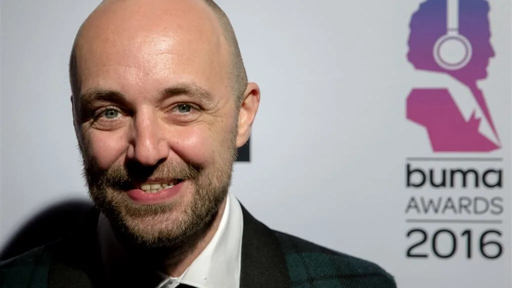 ZIEN: Niels Geusebroek heeft ineens weer veel haar