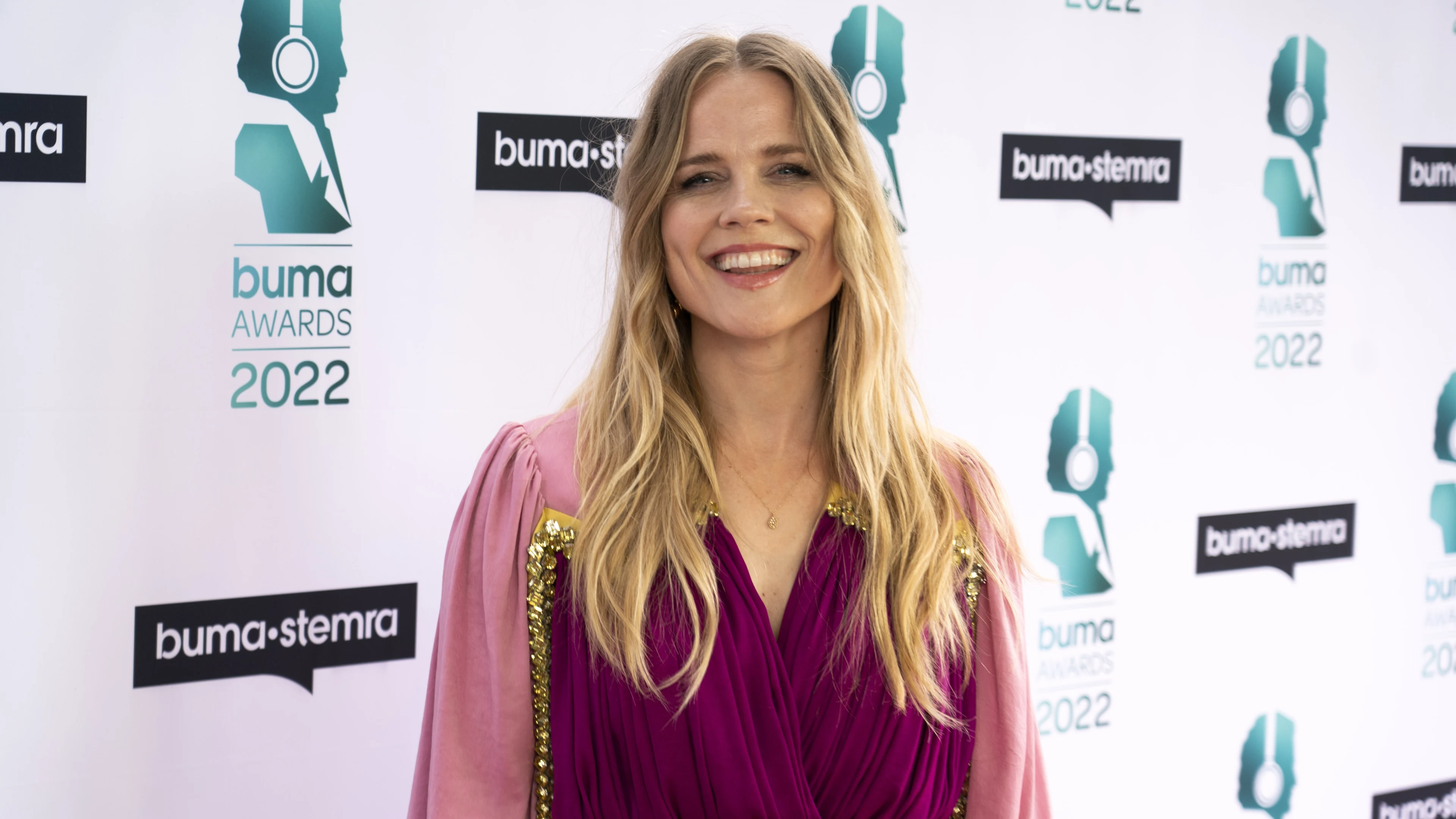 Ilse DeLange trakteert: kondigt gratis optredens aan