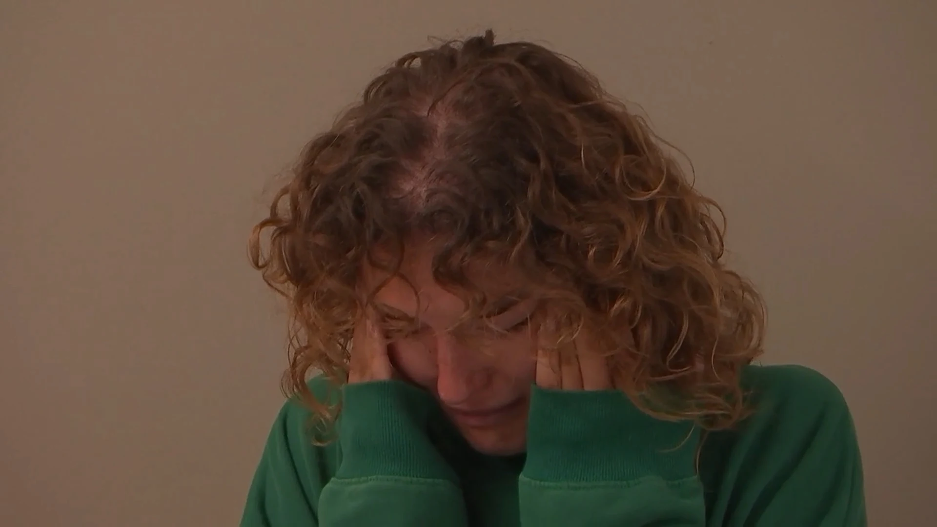 Julia voelt zich aan het lijntje gehouden…