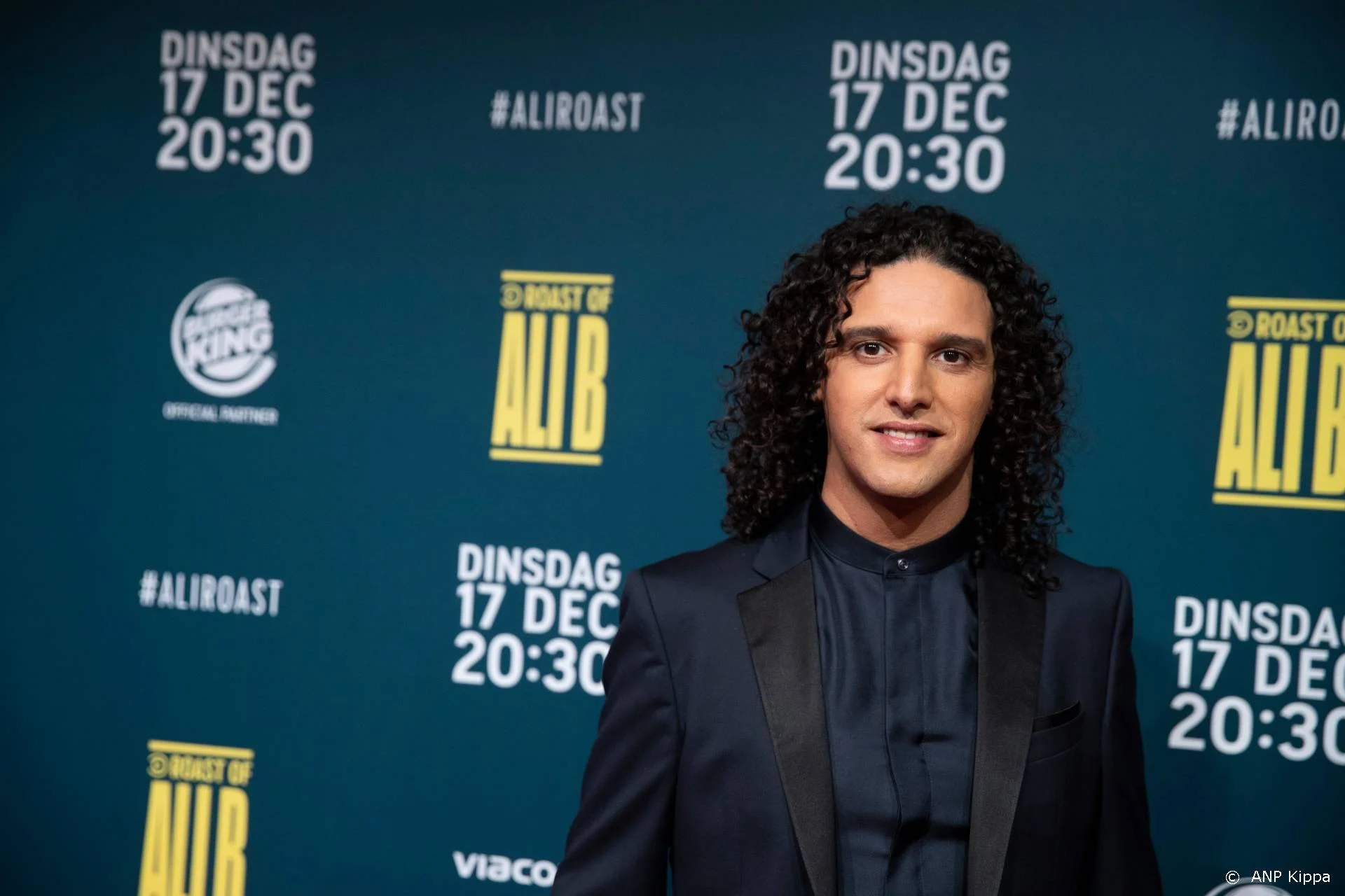 Ali B. hoeft theatershow van rechter niet aan te passen