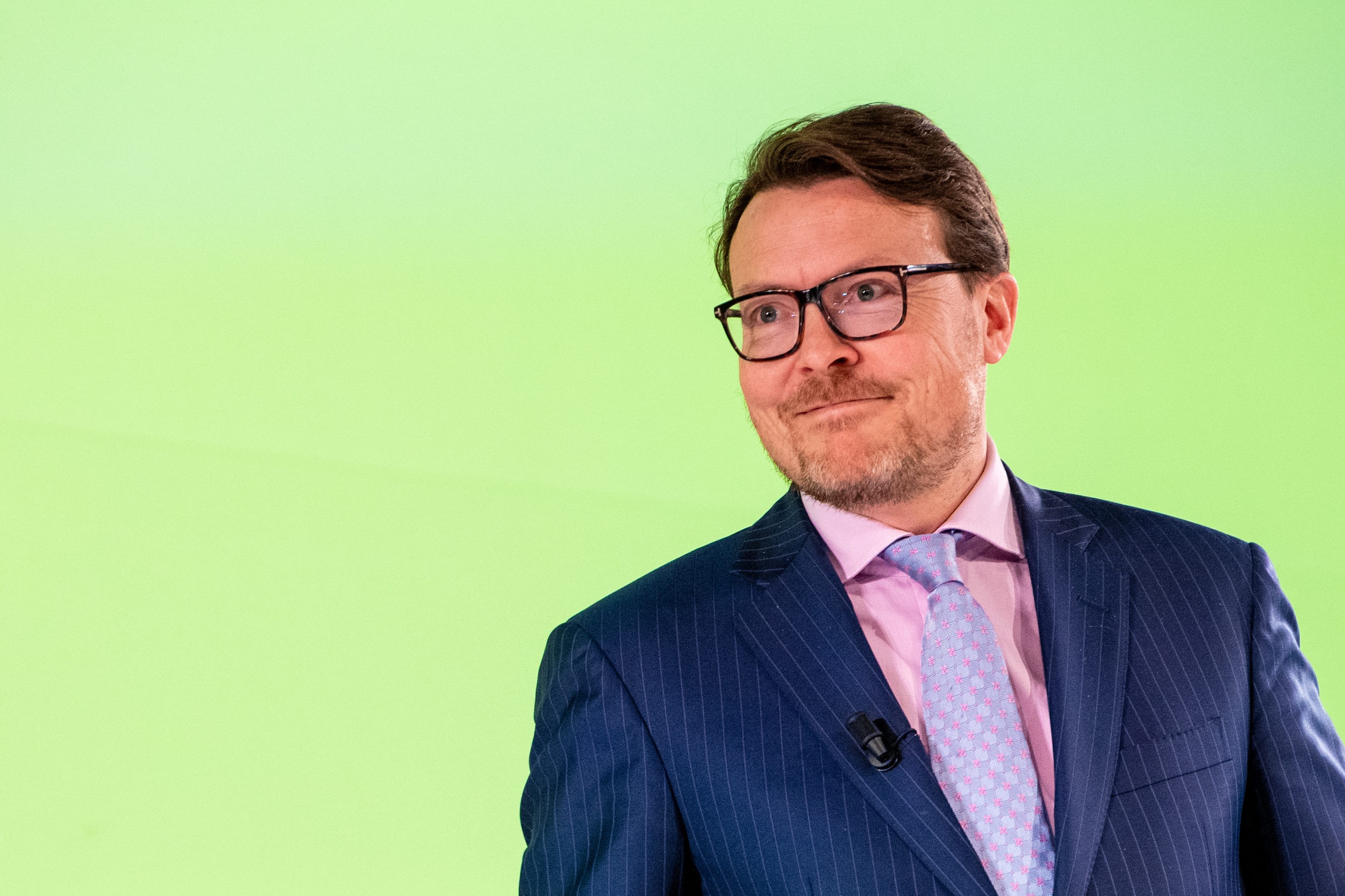 Prins Constantijn voelt zich verbonden met Harry en reageert op vertrek