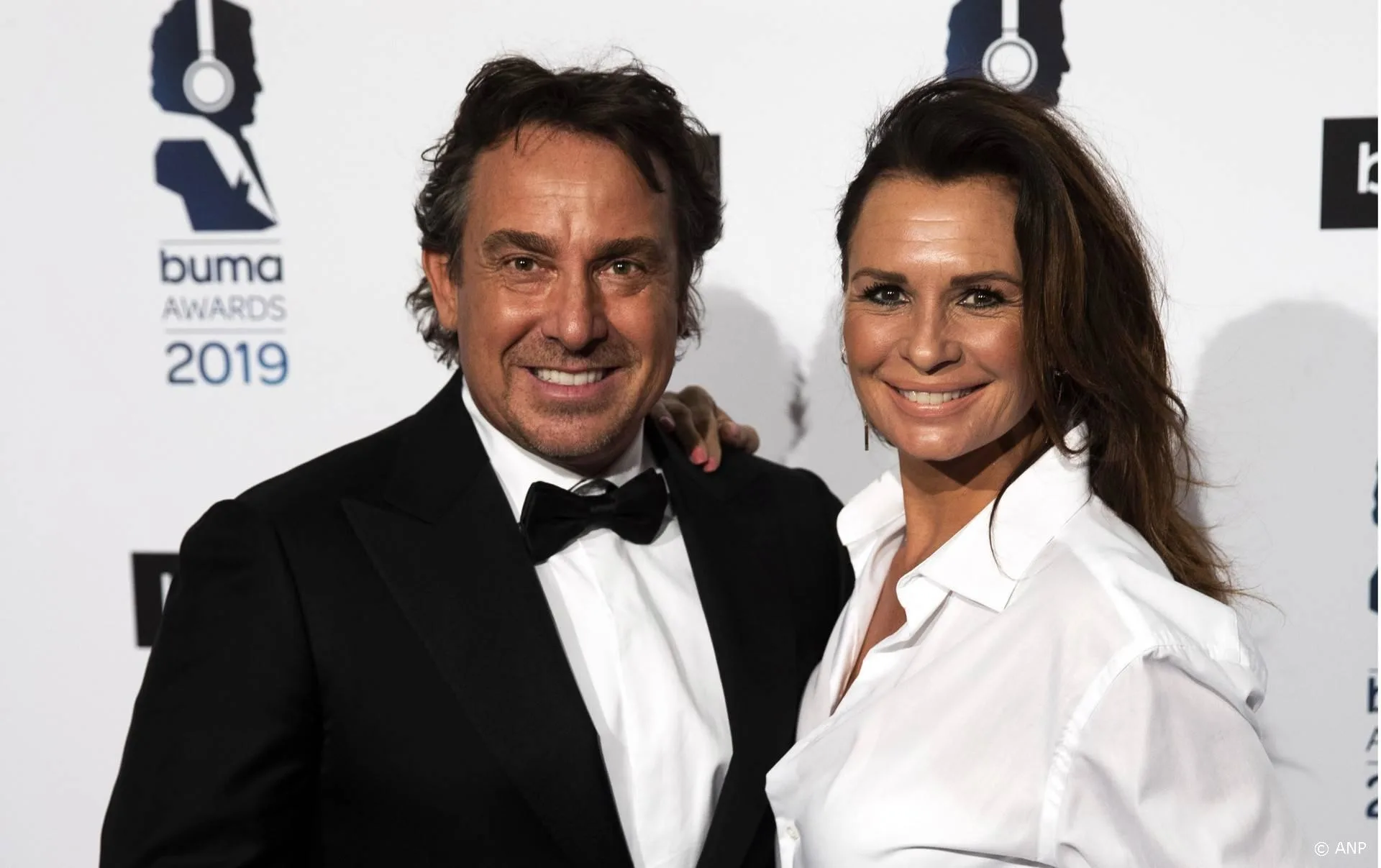 Marco Borsato deelt trouwfoto's met Leontine: 'Blijft één van die mooiste dagen'
