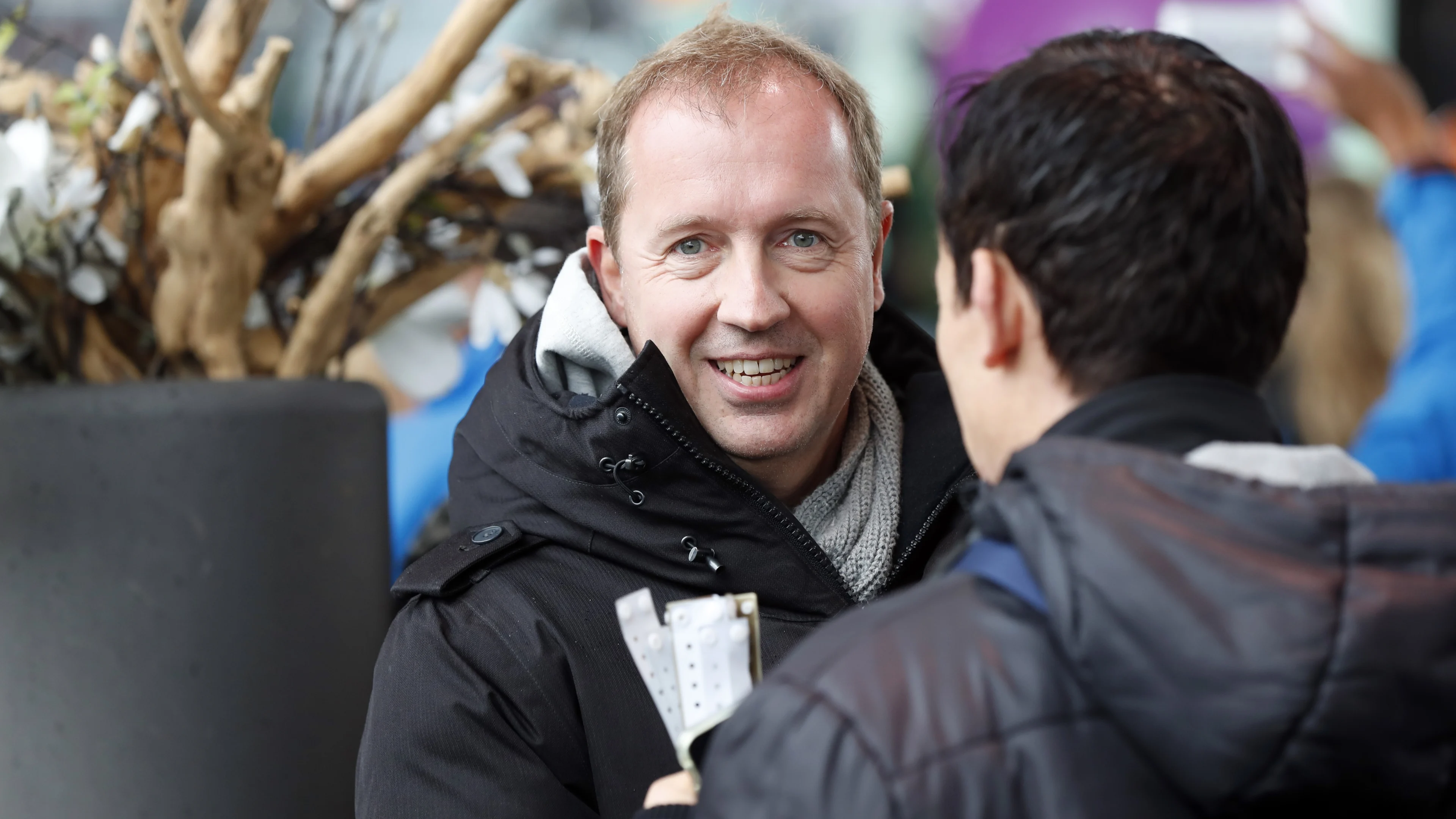 Edwin Evers deelt zorgen om zijn moeder: 'Elke dag langs'