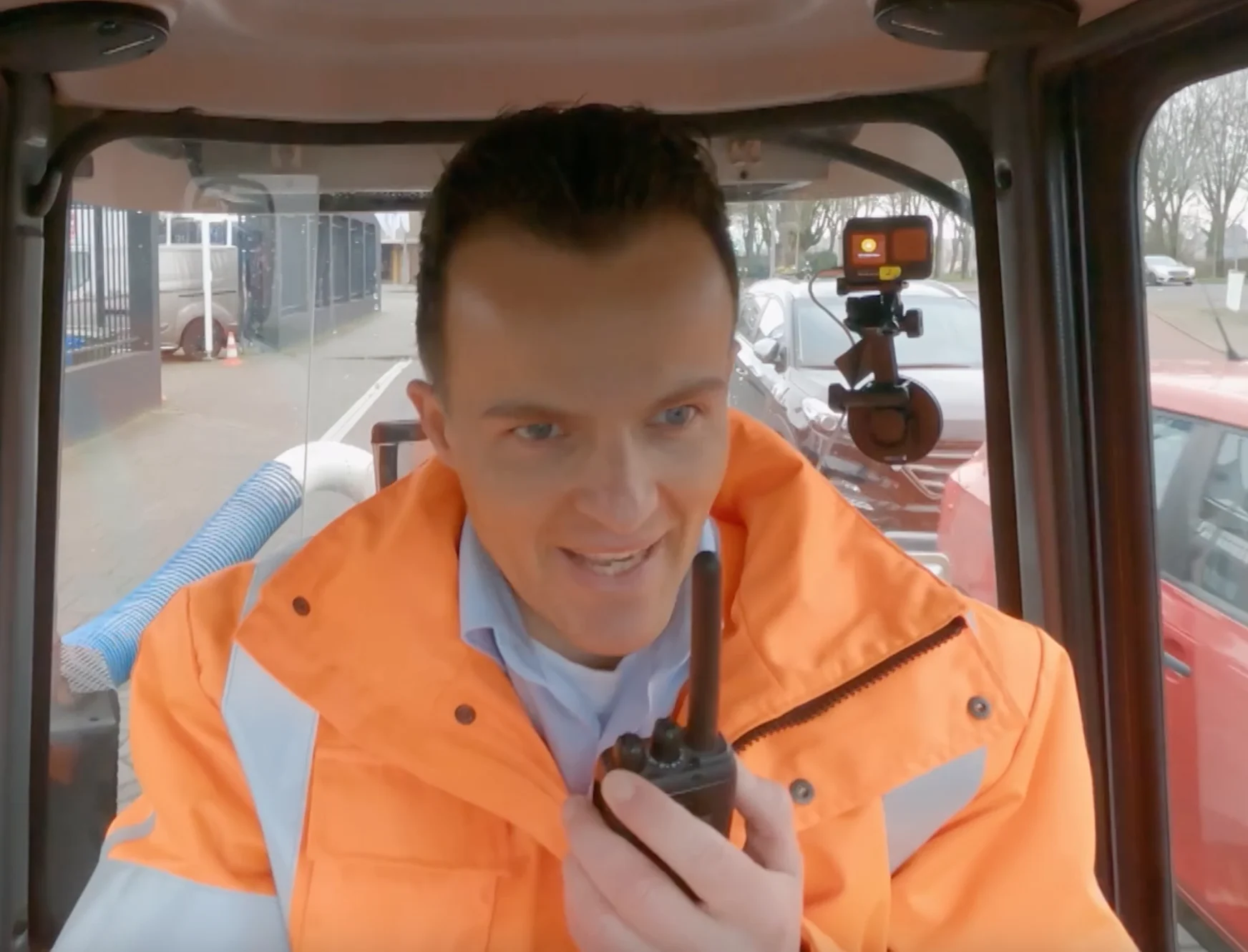 Vanavond in Mitchel aan de Maas: 'Poep zuigen in de poepscooter' 