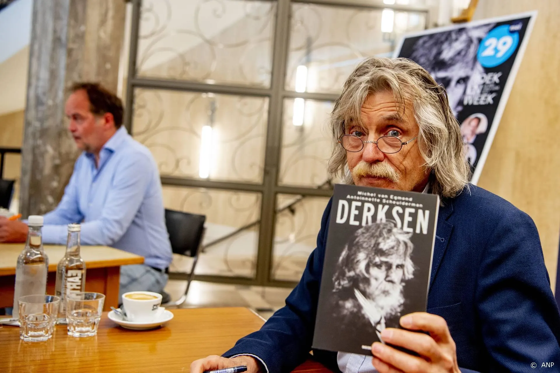 Biografie over Johan Derksen is een hit
