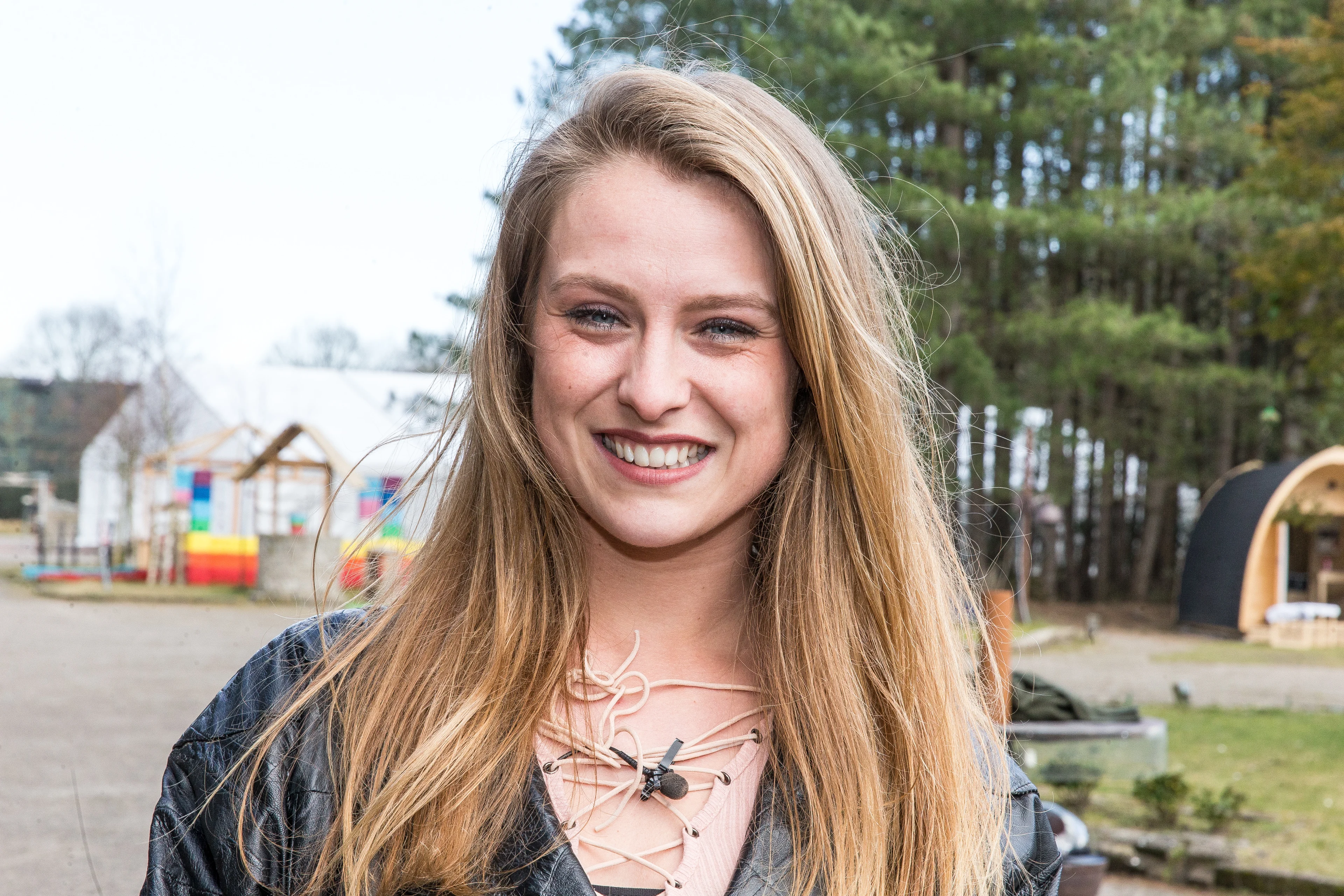 Nachtmerrie voor Utopia-Romy en kindje